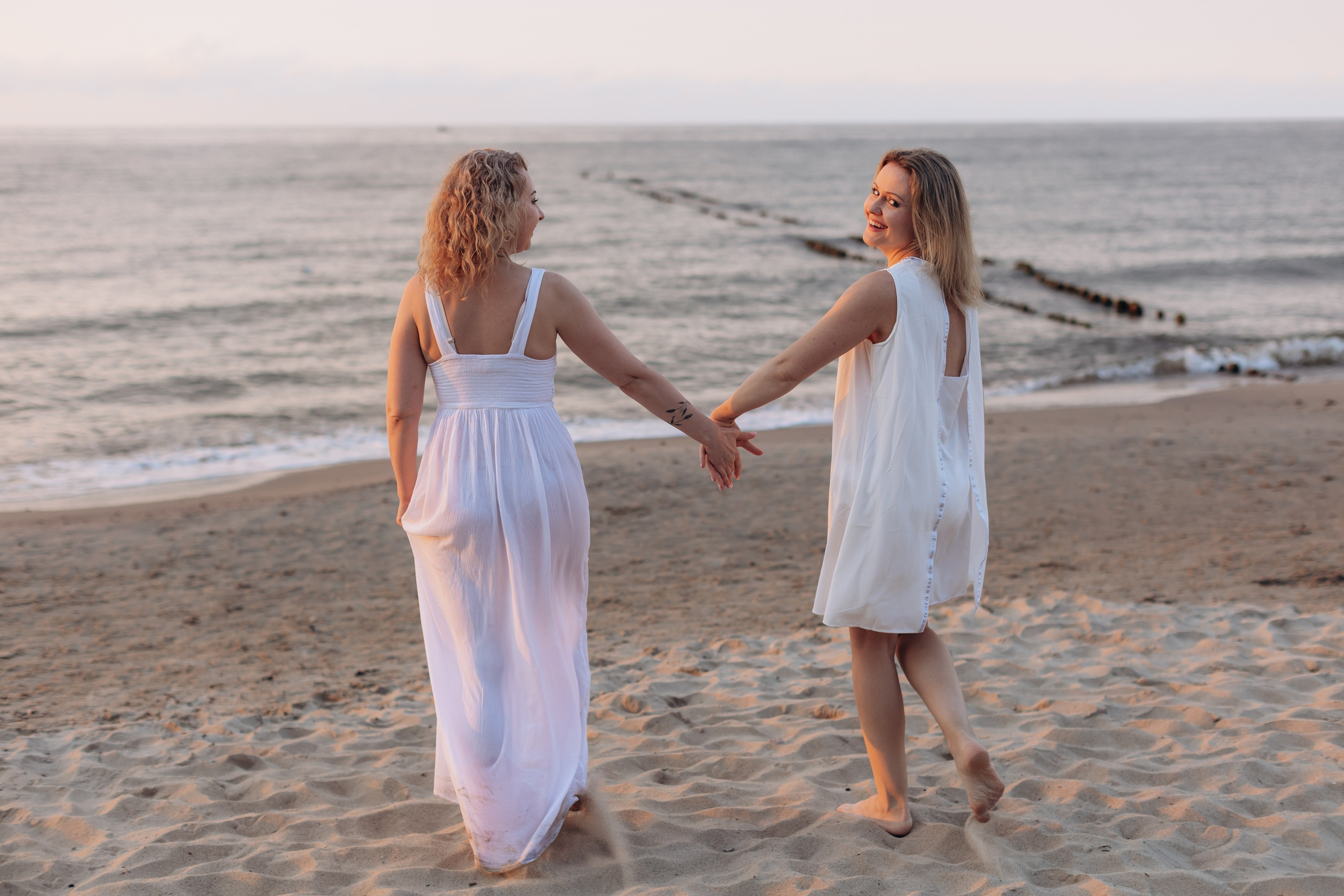 Подруги Отрадное закат лето. Фотограф в Калининграде свадебная фотография, репортажная, фотосессии