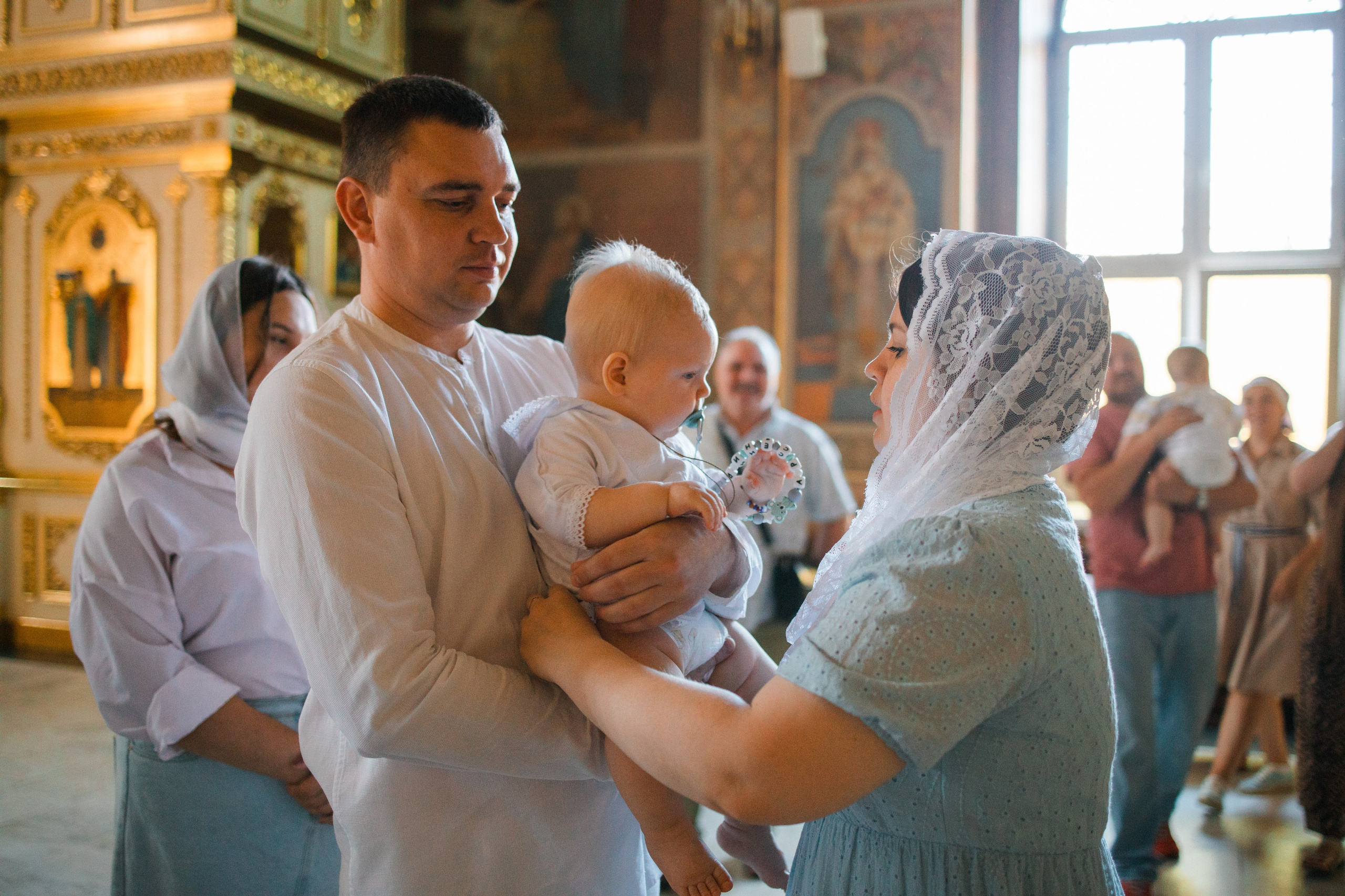 Фотосъемка крещения ребенка в Серпухове. Выпускные альбомы в Серпухове