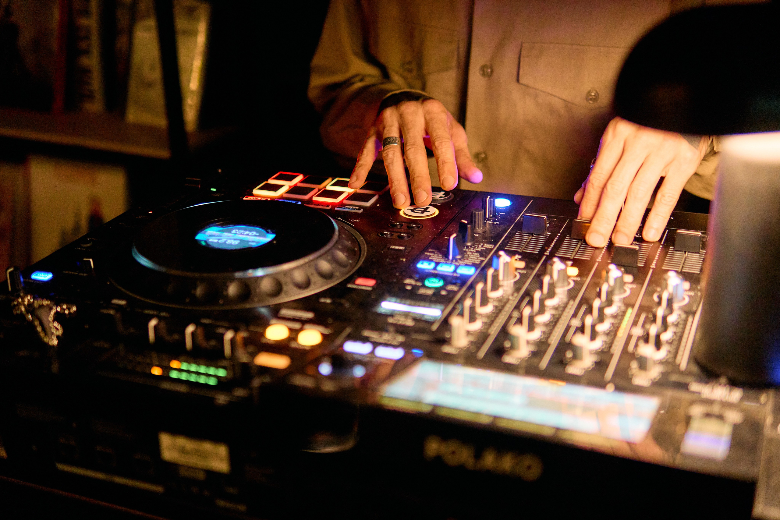 Barbarabar. See the moment and catche. commercial and reportage