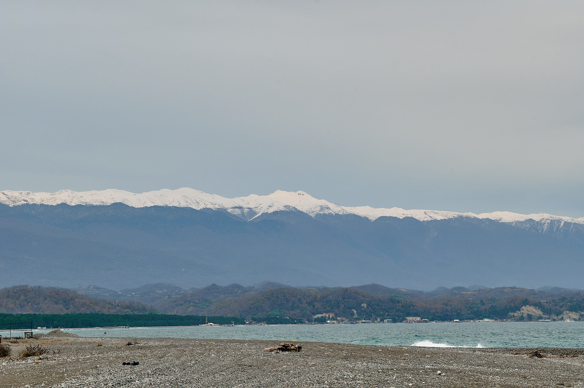 Пицунда, Абхазия. Декабрь 2024. Фотографии отовсюду и обо всем