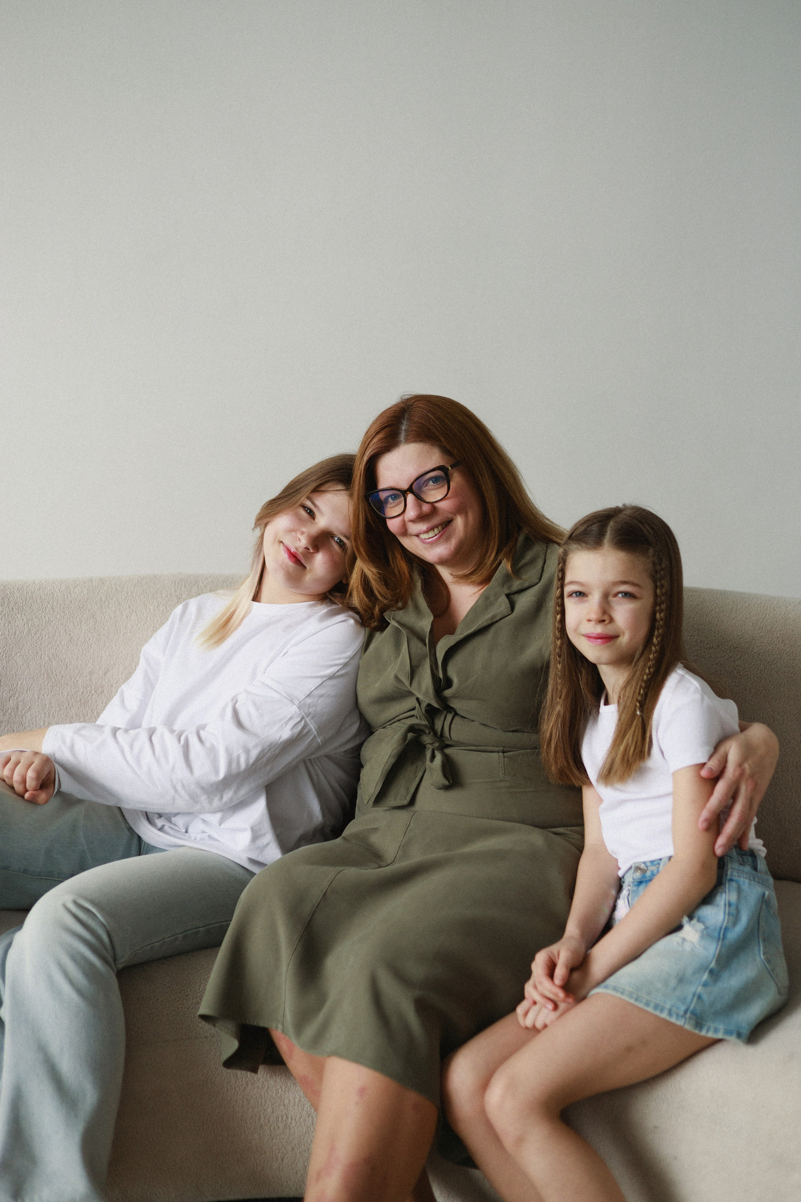 Семейная фотосессия сестричек. Семейный видеограф в Москве Элина Ладова