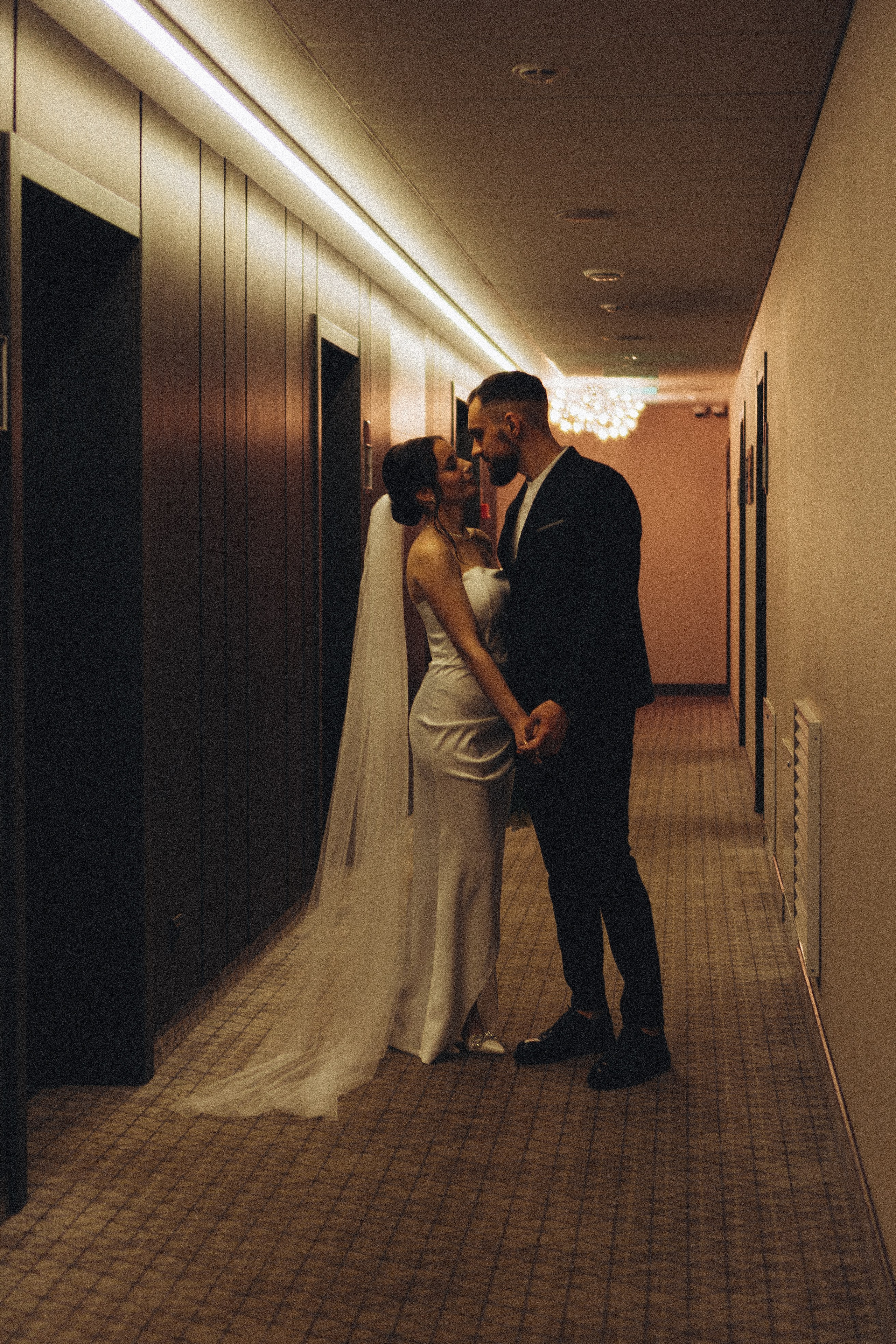 СВАДЕБНАЯ СЬЕМКА СБОРОВ ЖЕНИХА И НЕВЕСТЫ В ОТЕЛЕ И ТАКЖЕ ФОТОСЕССИИЯ В ОТЕЛЕЕ МЕГАПОЛИС БРЯНСК. Профессиональный фотограф, Санкт-Петербург — Виктория Богомолова