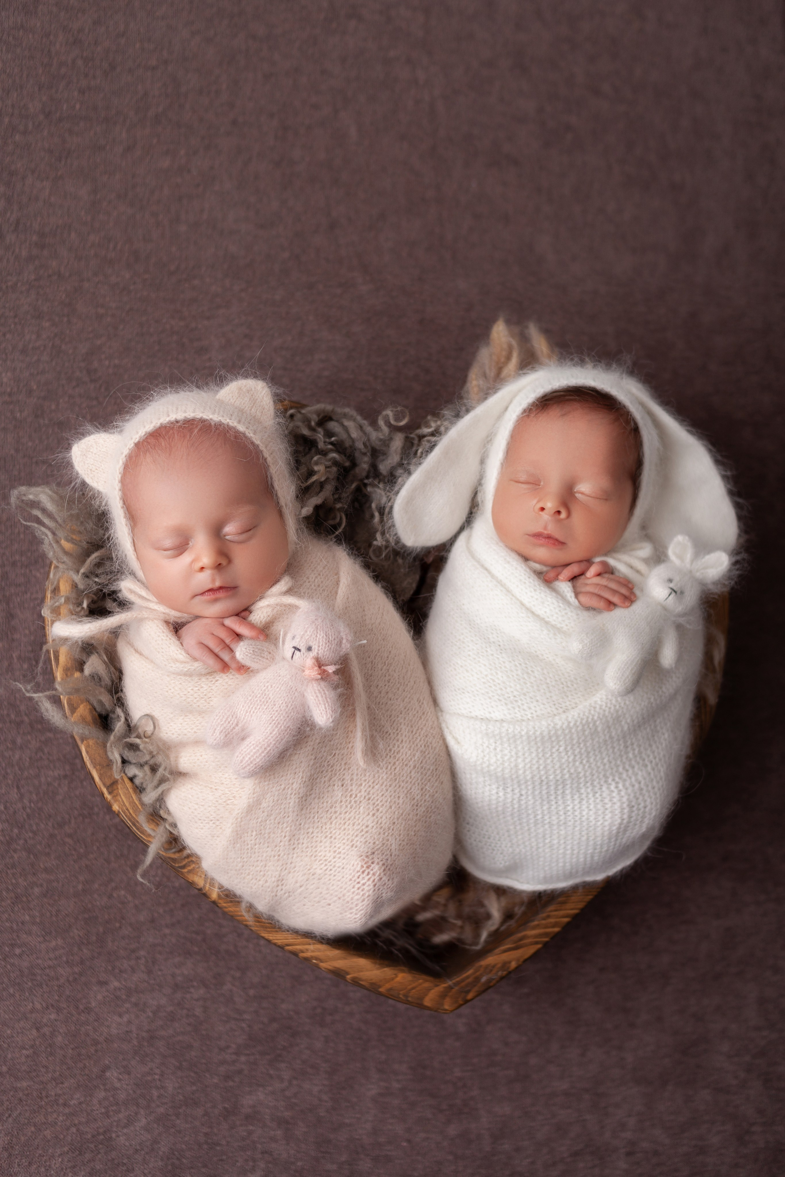 Двойня. Фотограф новорожденных г. Подольск, г. Жуковский, весь юг Москвы и Моск.обл