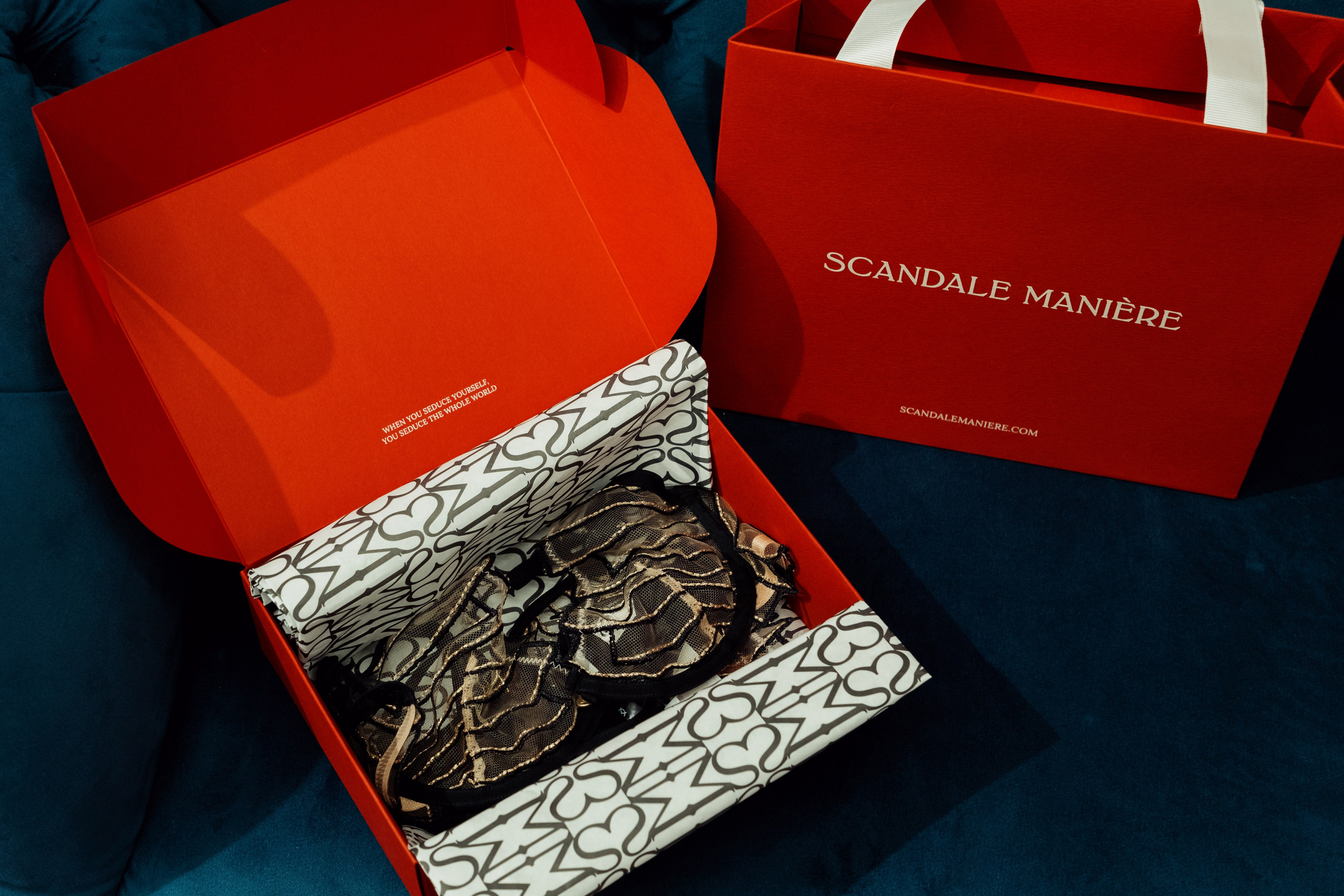 SCANDALE MANIERE. Репортажный и портретный фотограф в Москве Илья Спиридонов