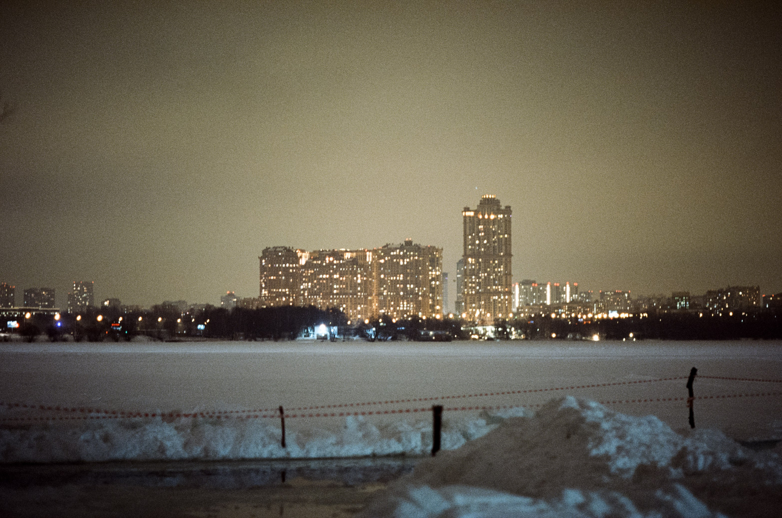 SFL 500T (Kodak Vision 3 500T) / Canon T80 / Canon FD 85 mm f1.2 L