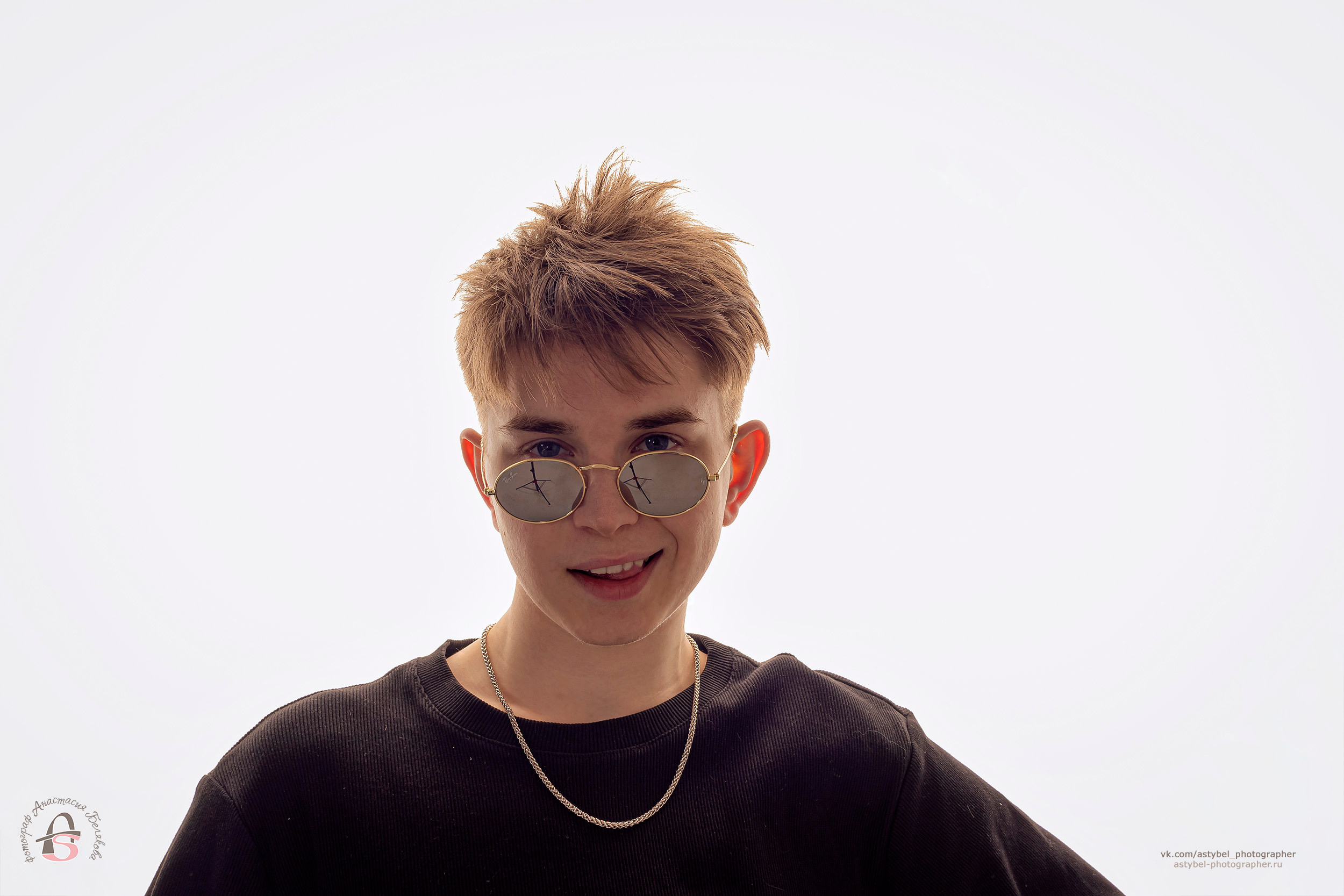 Модельные тесты Даниила Леонтьева на белой циклораме в фотостудии «Panda Photo». Фотограф Анастасия Белякова в Санкт-Петербурге и Гатчине