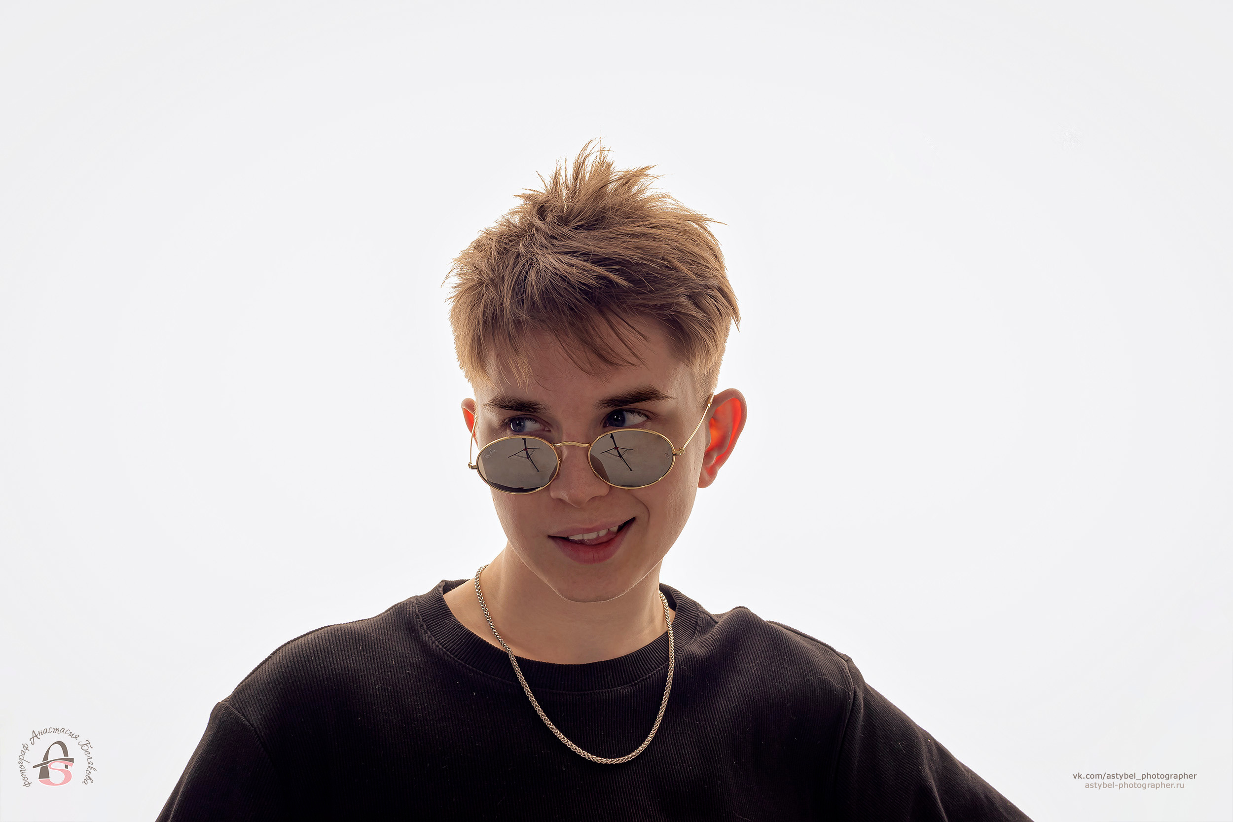 Модельные тесты Даниила Леонтьева на белой циклораме в фотостудии «Panda Photo». Фотограф Анастасия Белякова в Санкт-Петербурге и Гатчине