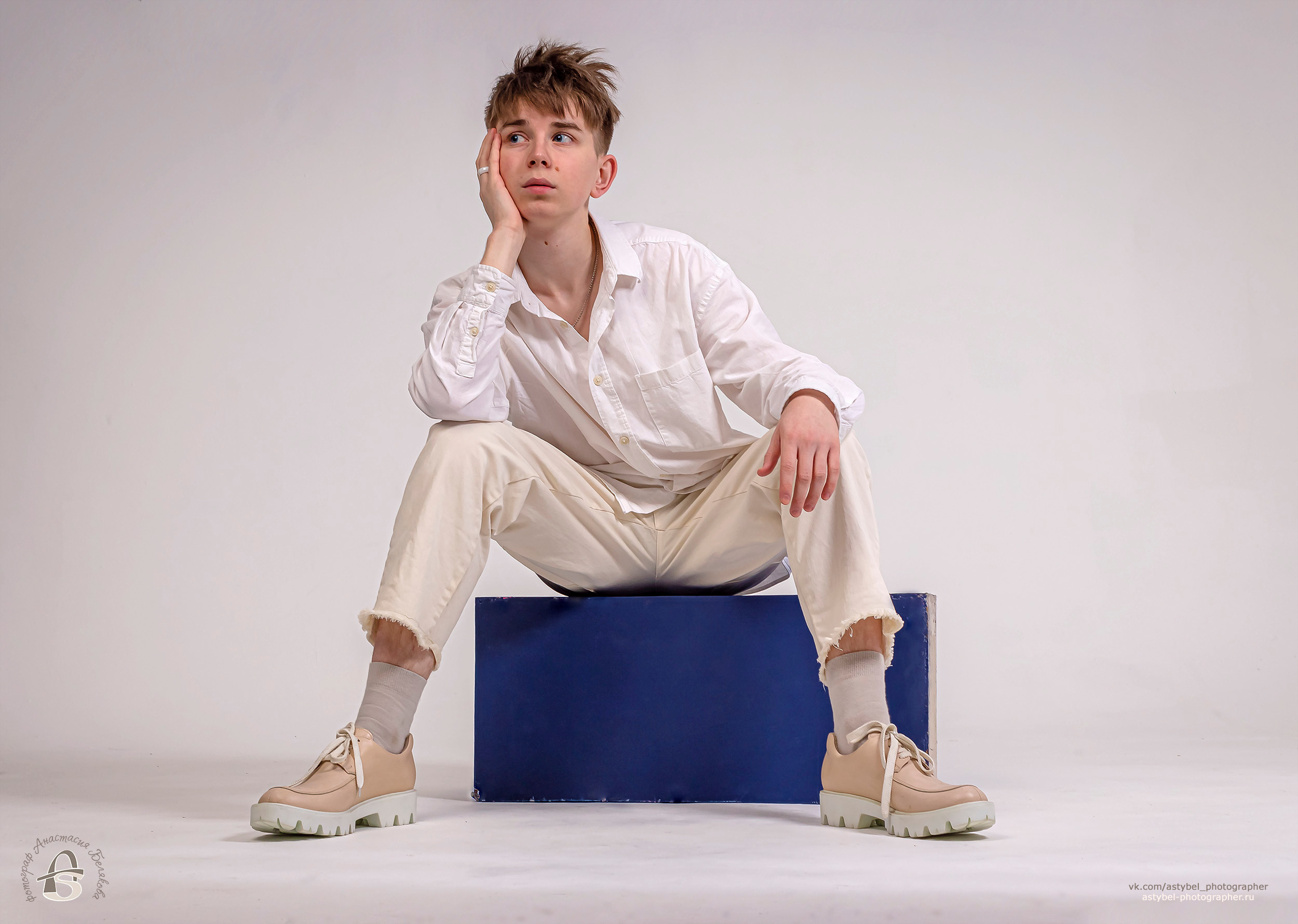 Модельные тесты Даниила Леонтьева на белой циклораме в фотостудии «Panda Photo». Фотограф Анастасия Белякова в Санкт-Петербурге и Гатчине