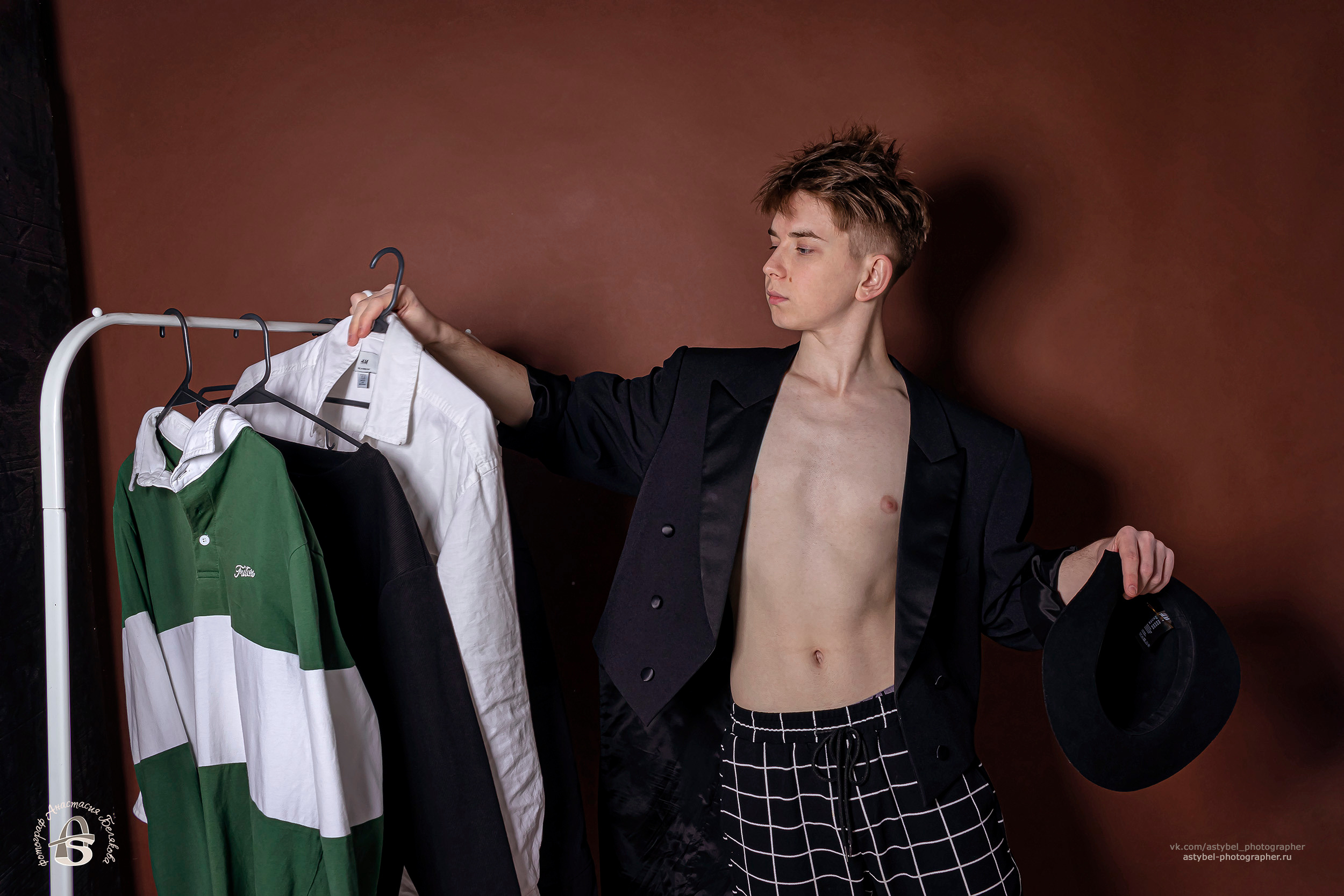 Модельные тесты Даниила Леонтьева на белой циклораме в фотостудии «Panda Photo». Фотограф Анастасия Белякова в Санкт-Петербурге и Гатчине
