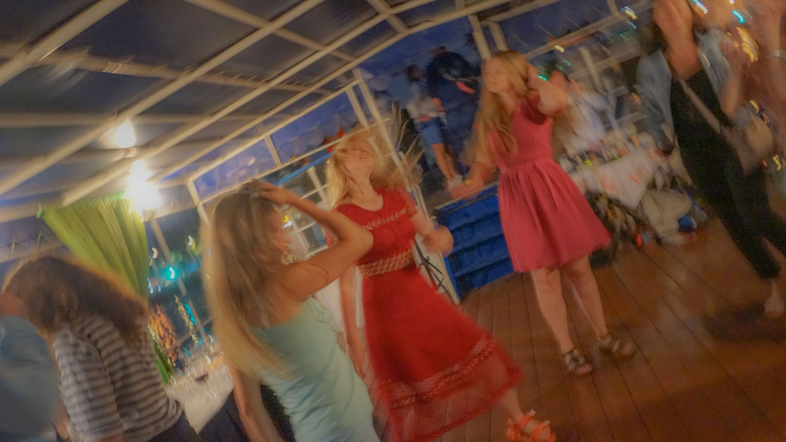 Танцы на воде | 24.07.21. Галерея Фантим