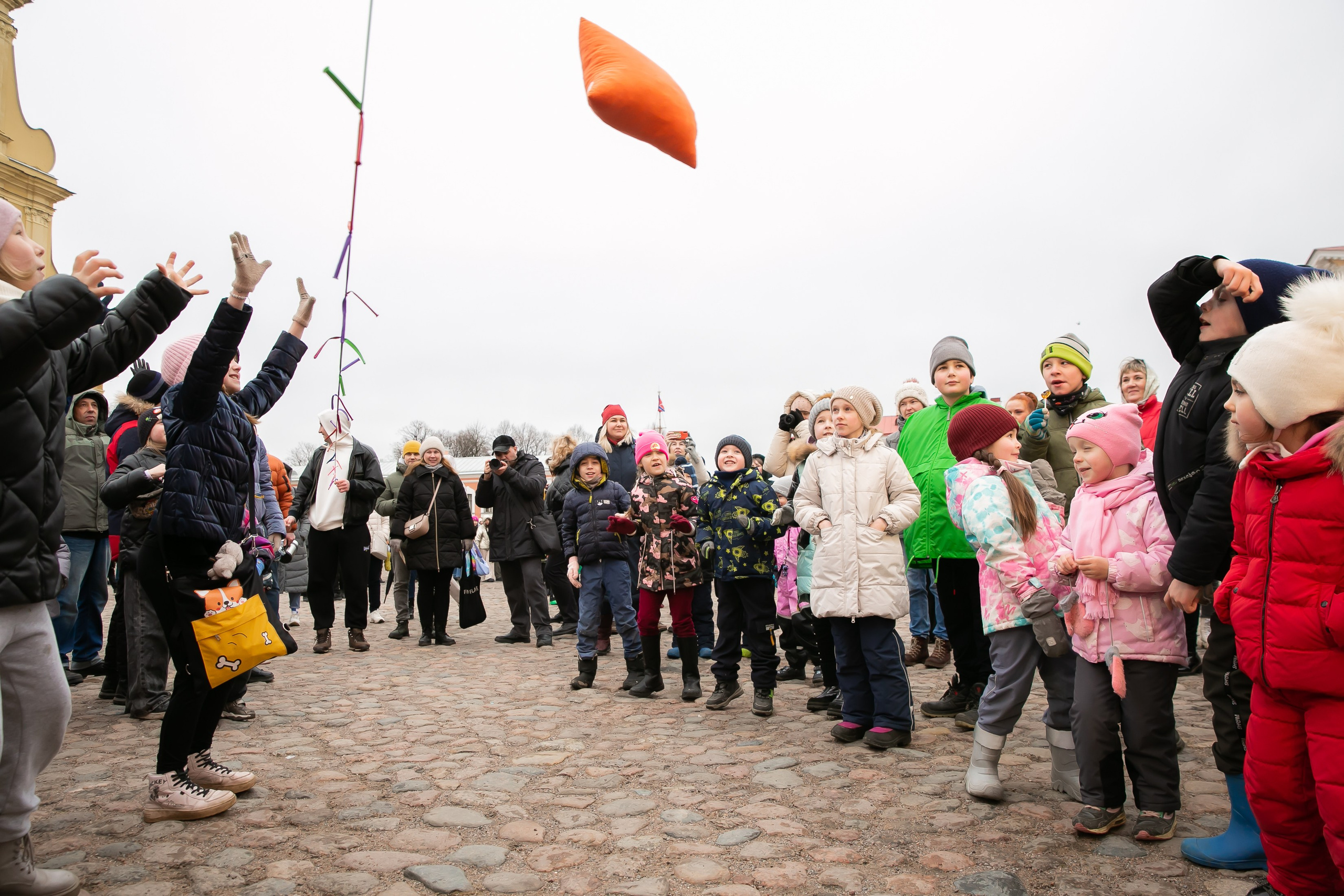 Масленица 2024 Петропавловская крепость. Семейный и портретный фотограф в Санкт-Петербурге Ольга Станкова