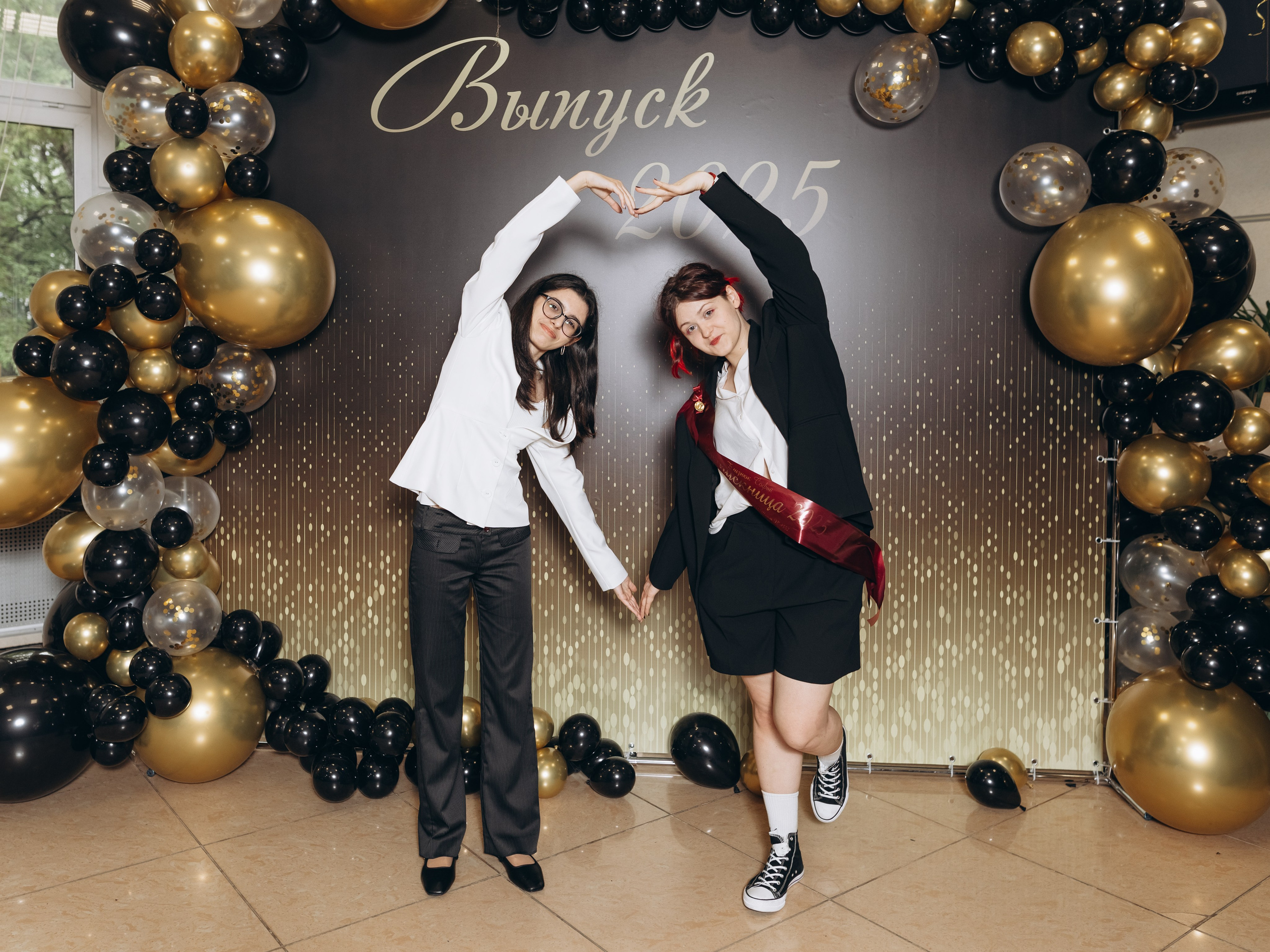 Последний звонок концерт+ фотозона. Фотограф Людмила Оюн