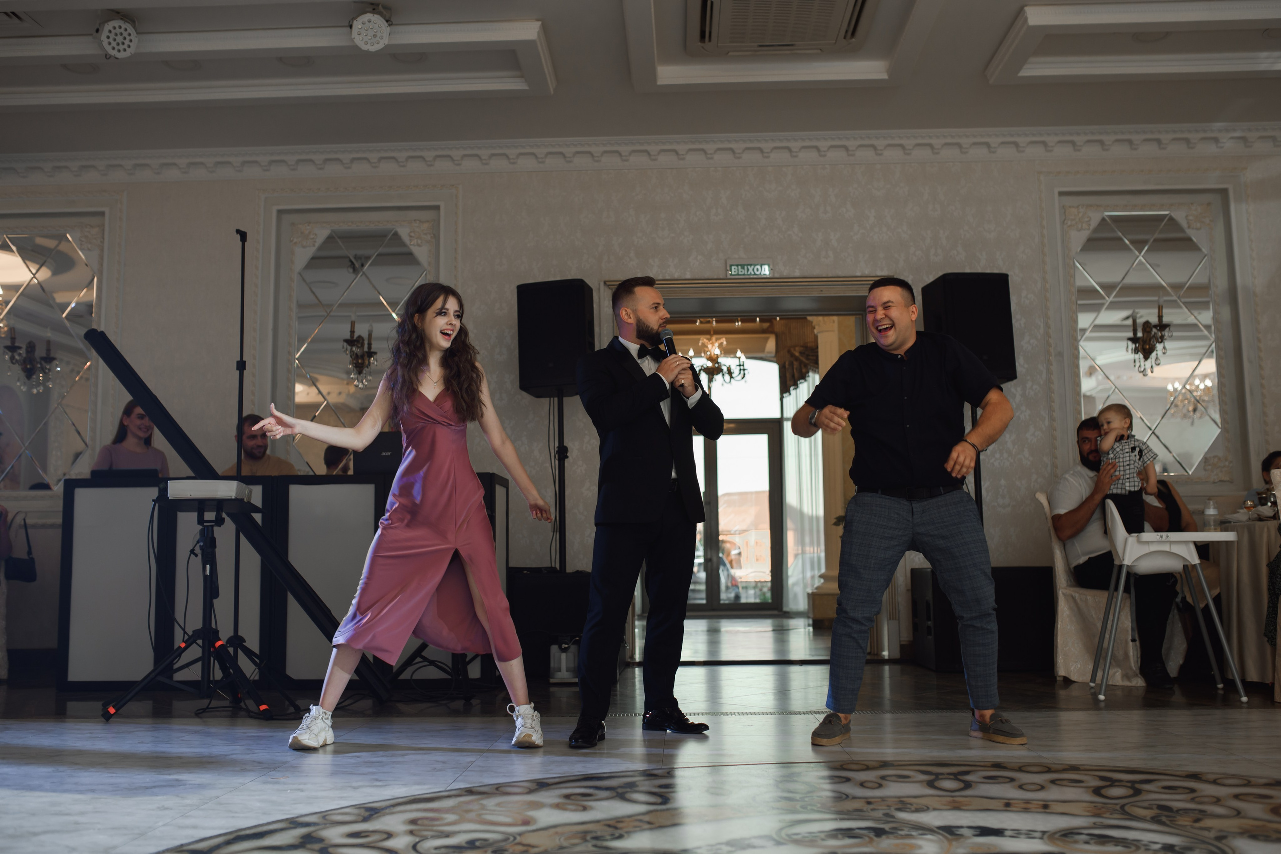 B & A. Свадебный фотограф в г. Астрахань. Так же выезжаю в другие города