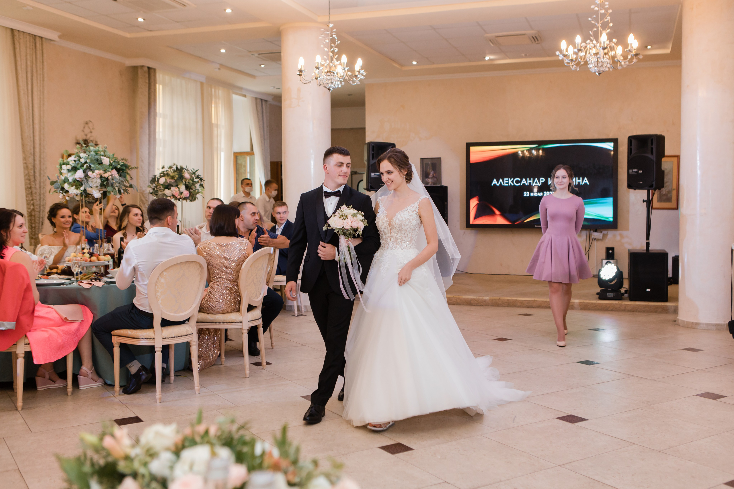 Свадебная фотосъемка Михаила и Ольги. День нашей свадьбы. Видеосъемка и фотосъемка свадеб. Фотограф и оператор на свадьбу. Видеосъемка подкастов, собственная видео-фотостудии. Предметная фотосъемка