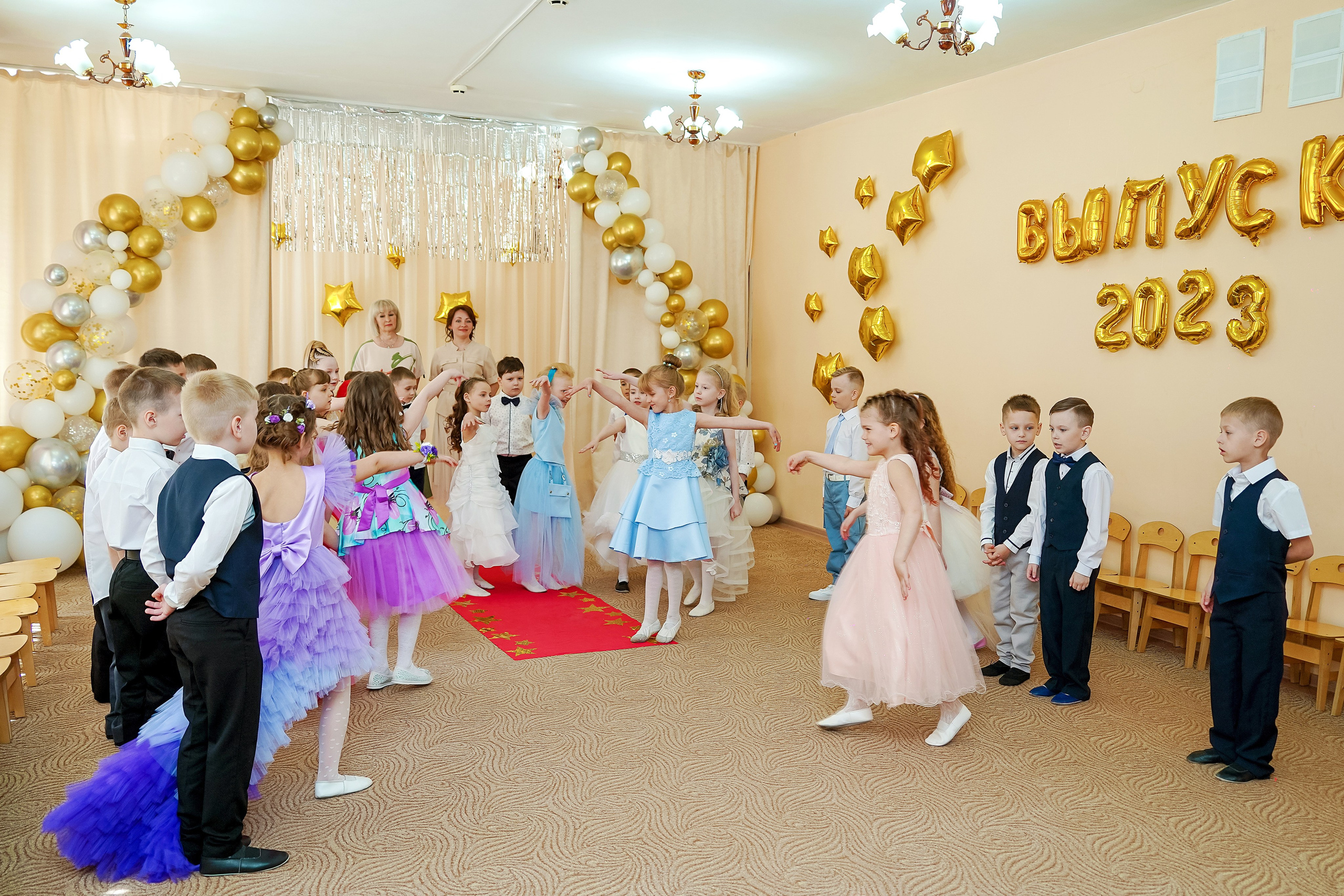 Фотосъемка видеосъёмка фотограф видеооператор новогодних утренников  в. Фотограф, видеооператор Нина Коршунова