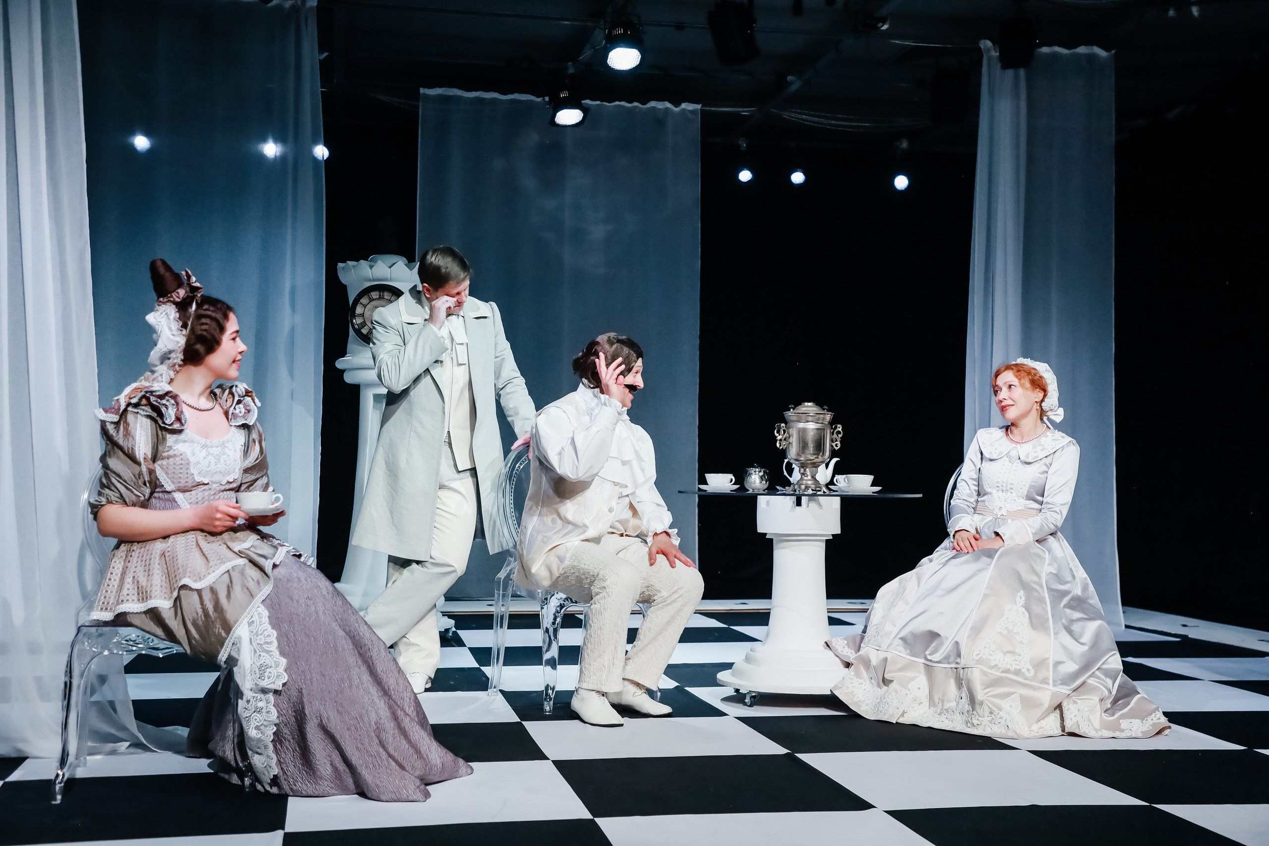 «Дядюшкин сон». Молодёжный театр алтая. Режиссер Дарья Камошина. Фоторепортаж. Театральная фотосъёмка