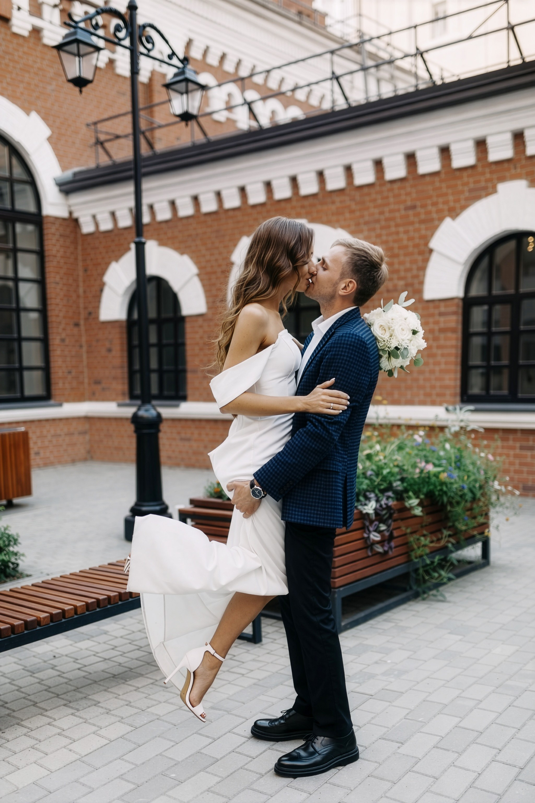 Свадебная прогулка в Екатеринбурге — Фотосессия Александра и Екатерины. Фотограф Дмитрий Судаков — Свадебная и репортажная съемка в Екатеринбурге и Москве