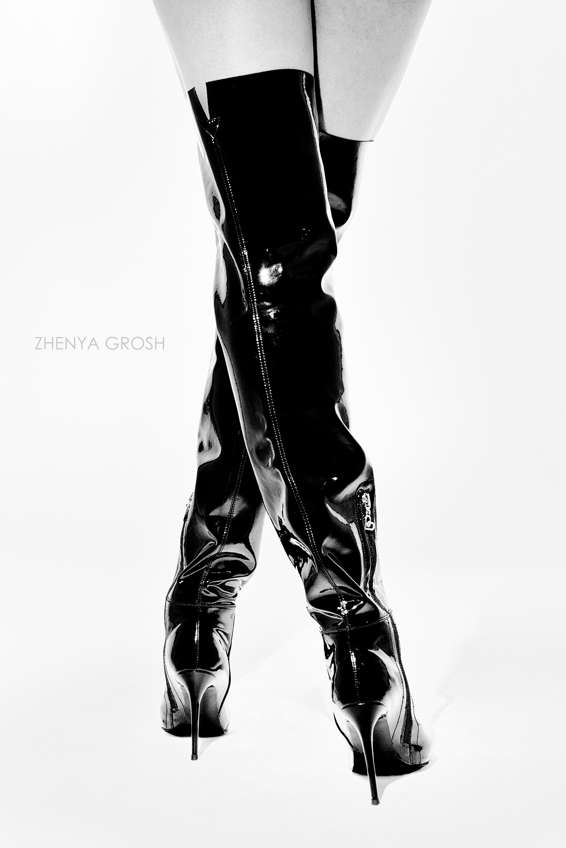 ART 18+. Фотограф Женя Грош в Москве