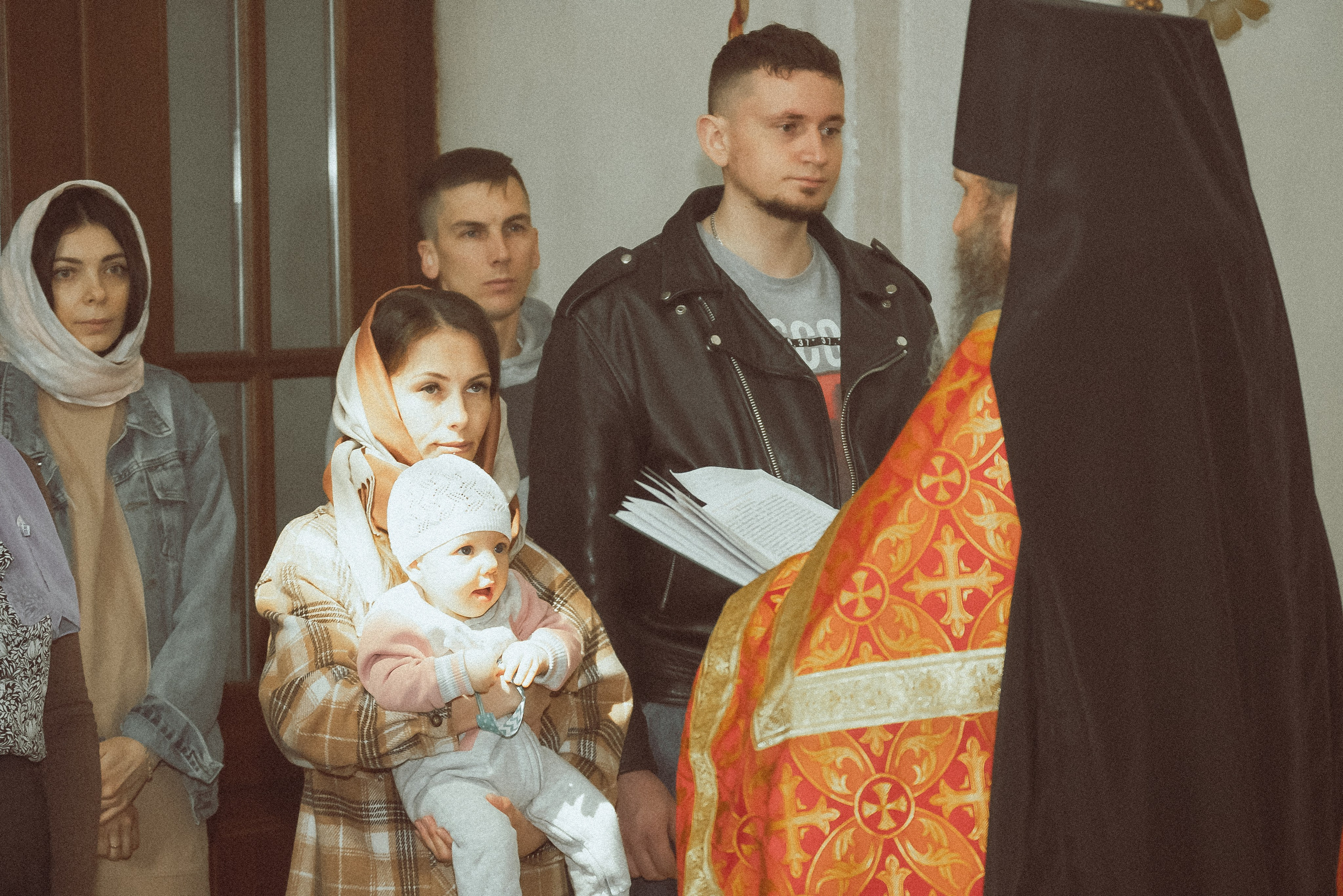 Крещение Ксении в храме Рождества Пресвятой Богородицы д. Щербинино. Фотограф Евгений Егоров