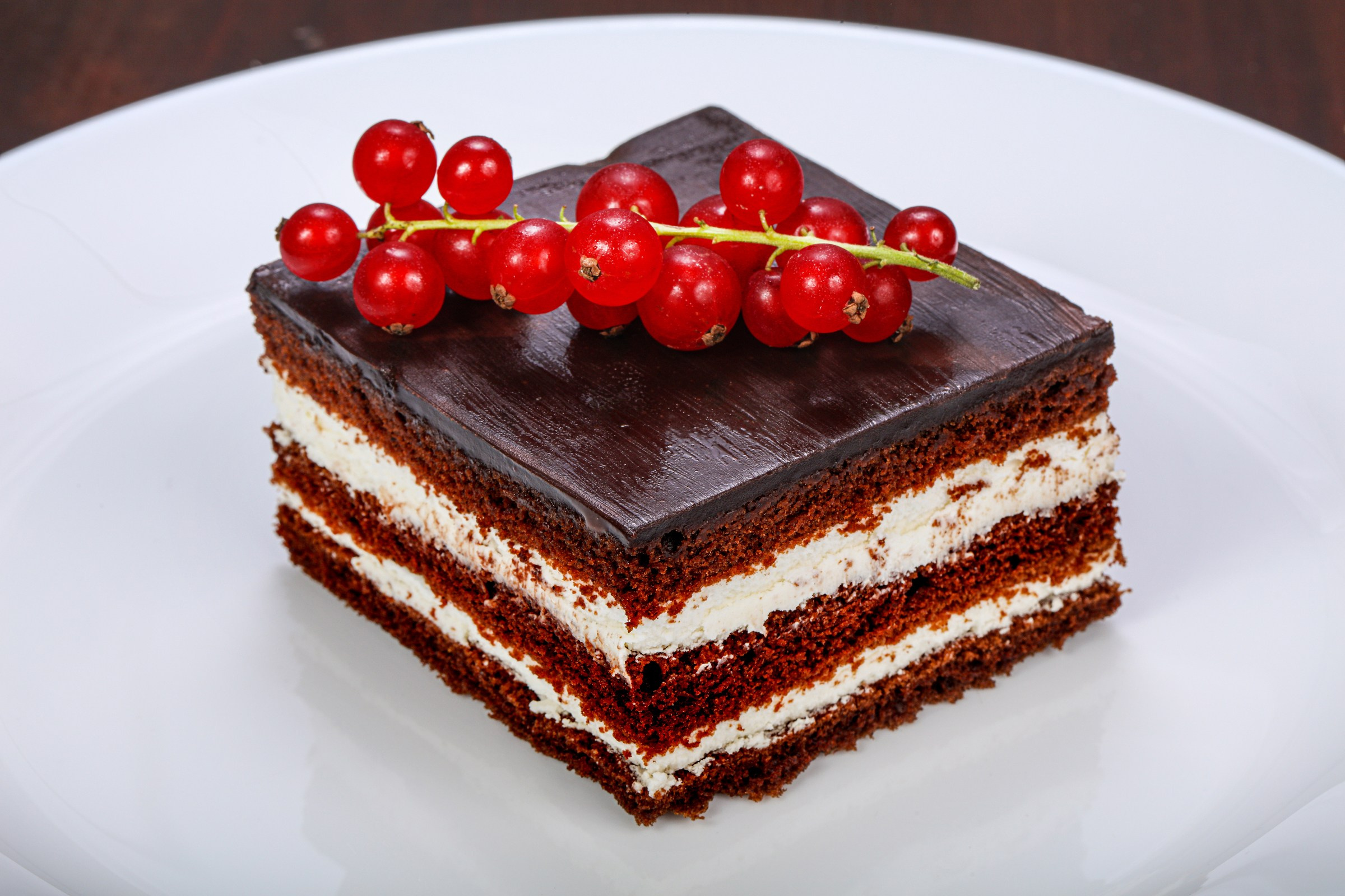 Фотосъемка десертов и выпечки. Заказ по тел.: +7 (906) 006-90-22. Фуд-фотограф Андрей Старостин — съемка еды в Москве. 9000 руб. в час