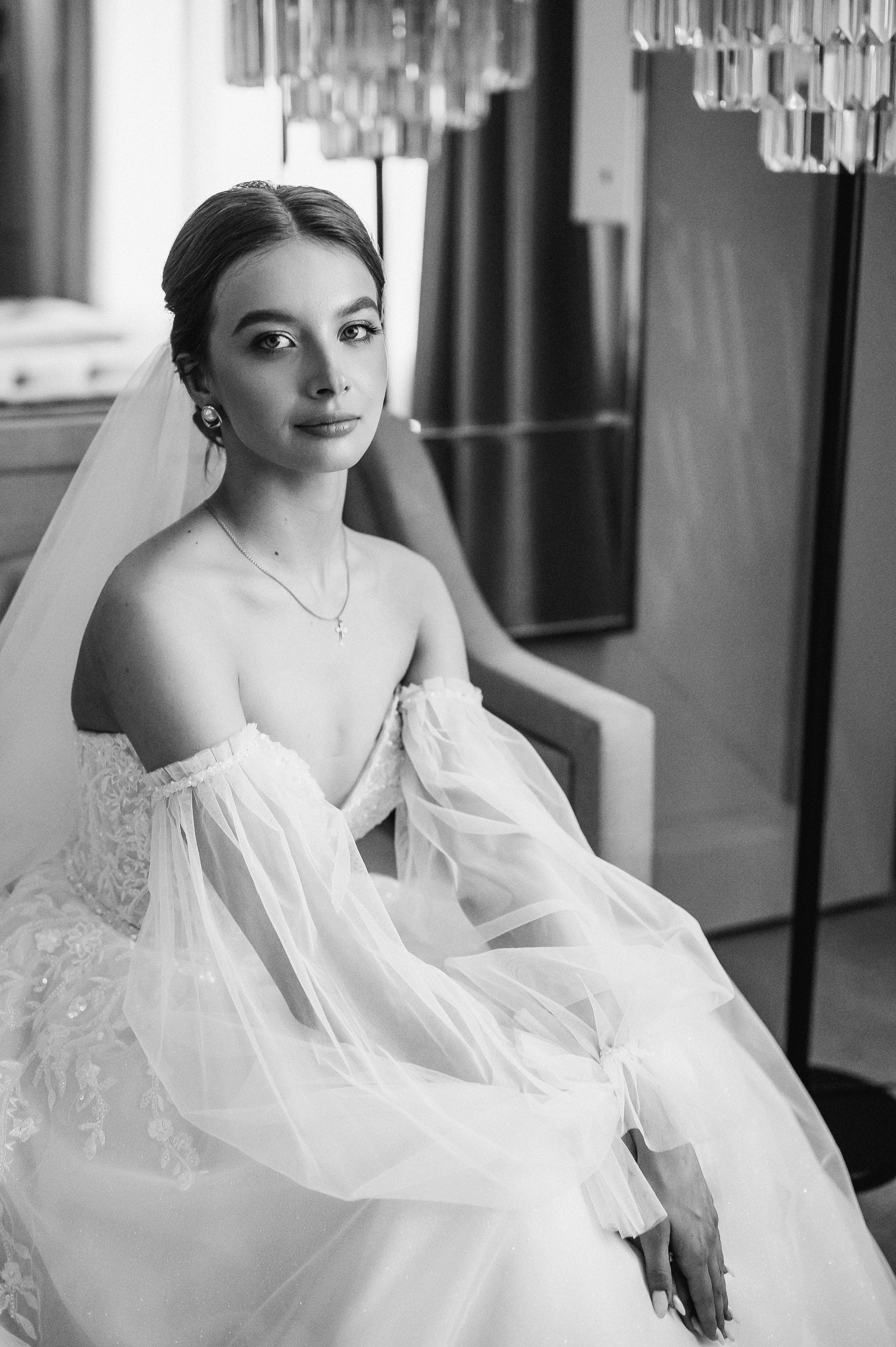 Свадебное утро и прогулка красивой яркой пары. Свадебный и семейный фотограф в Симферополе Дарья Маркова