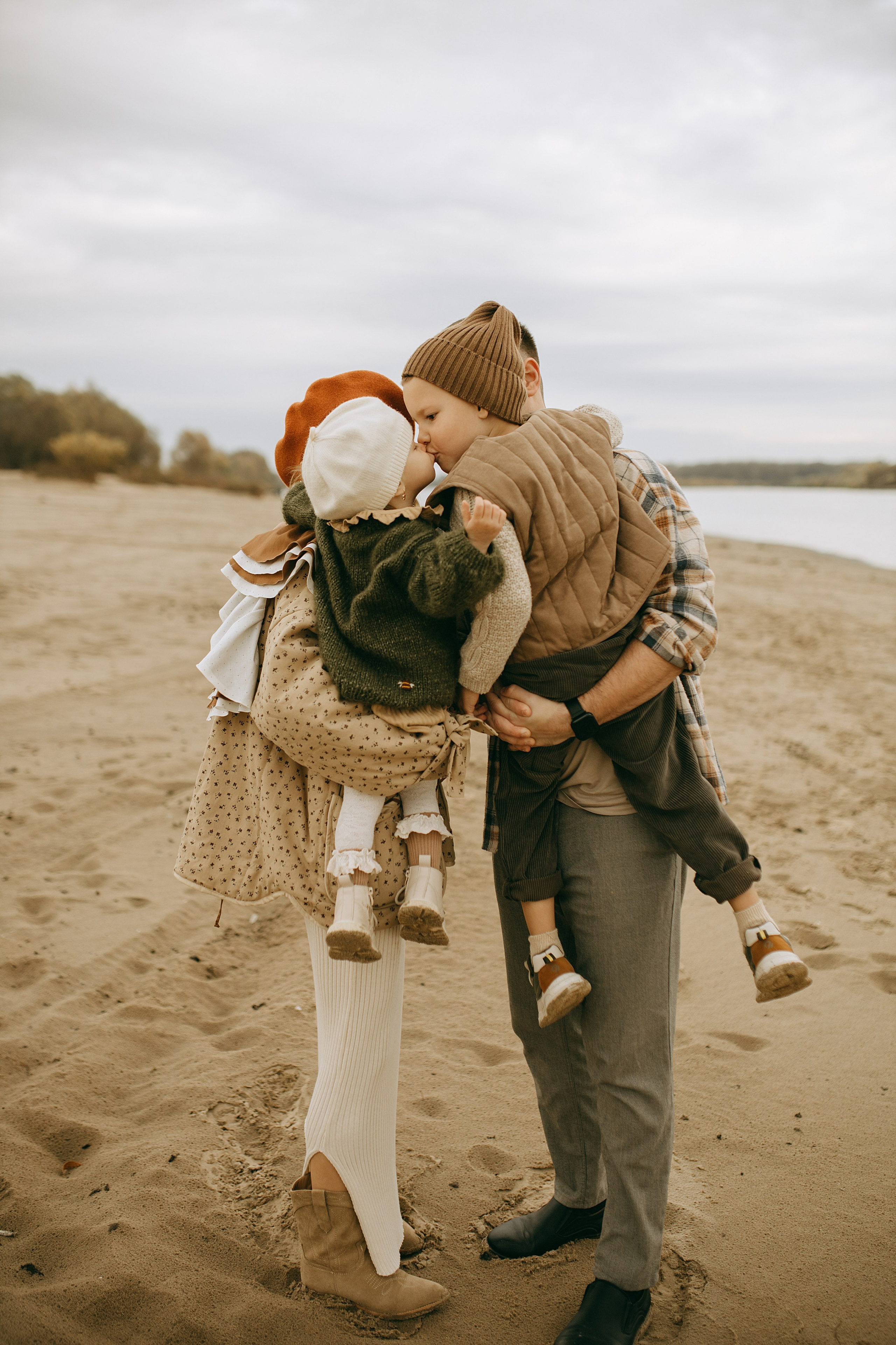 Прогулка у воды осенью. Семейный и детский фотограф в Рязани Екатерина Воронцова