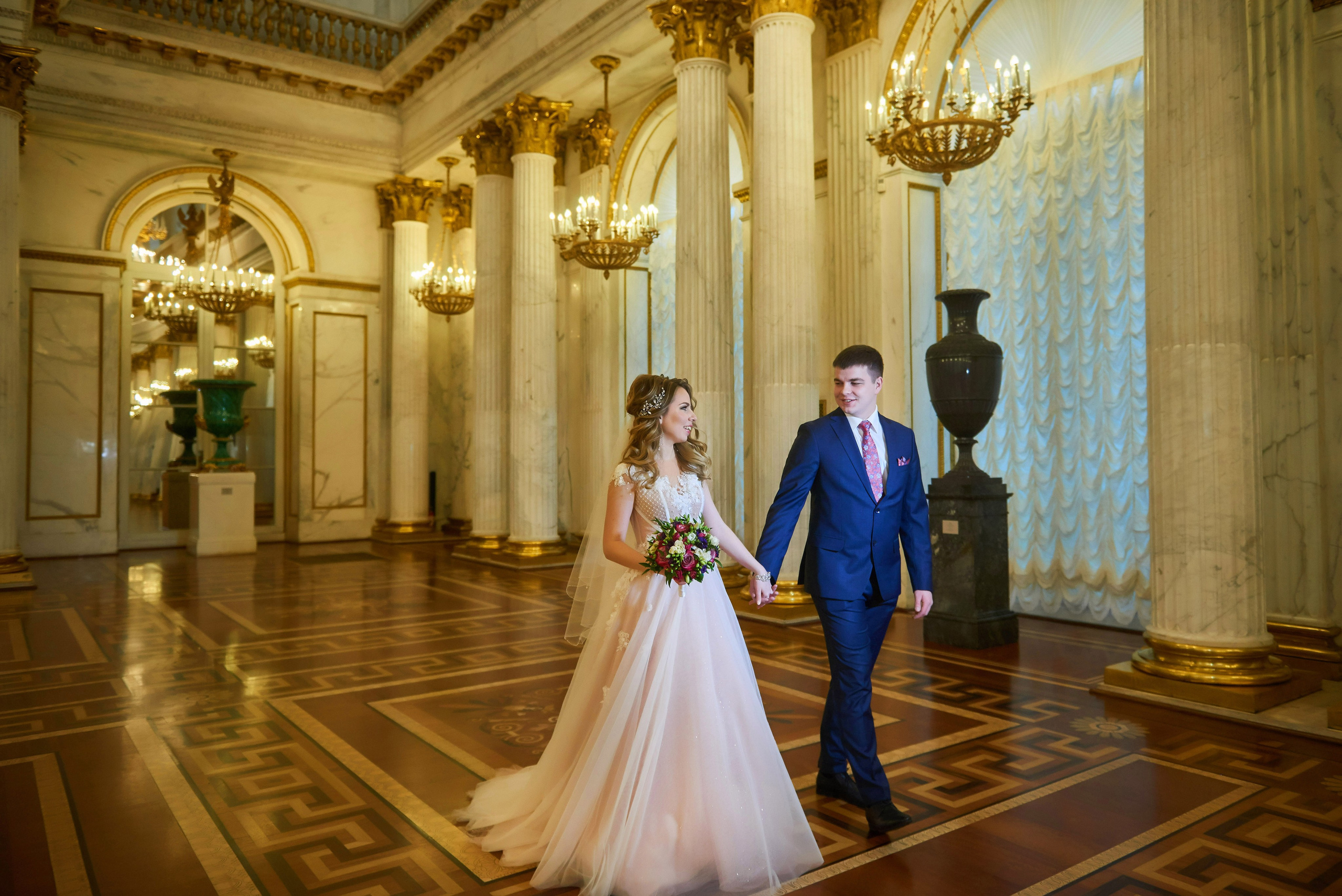 Елена и Иван (зимняя свадебная прогулка у Михайловского замка и фотосессия в Эрмитаже). Портретный, семейный и свадебный фотограф в Санкт-Петербурге и в Пушкине Ширяев Денис