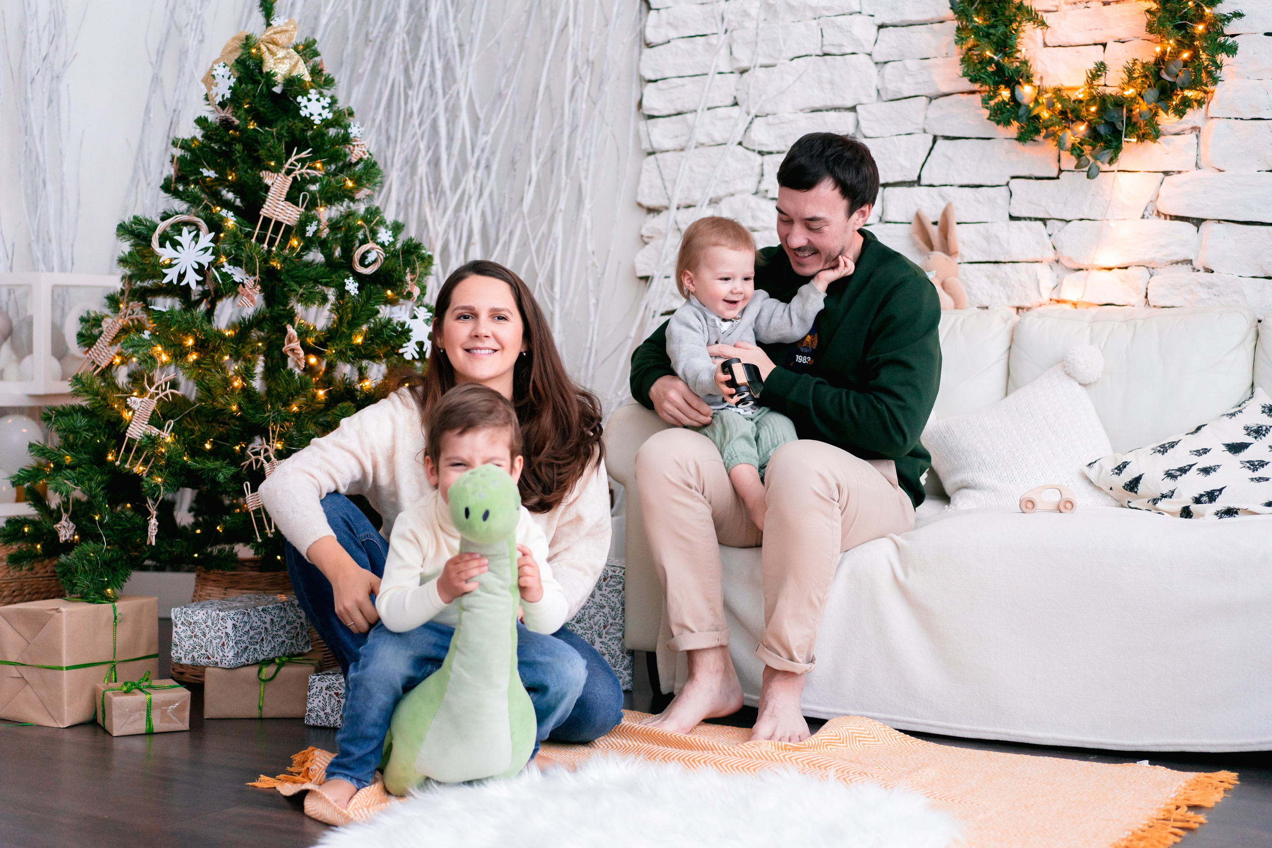 Новогодняя семейная фотосессия. Детская, семейная фотостудия в Санкт-Петербурге