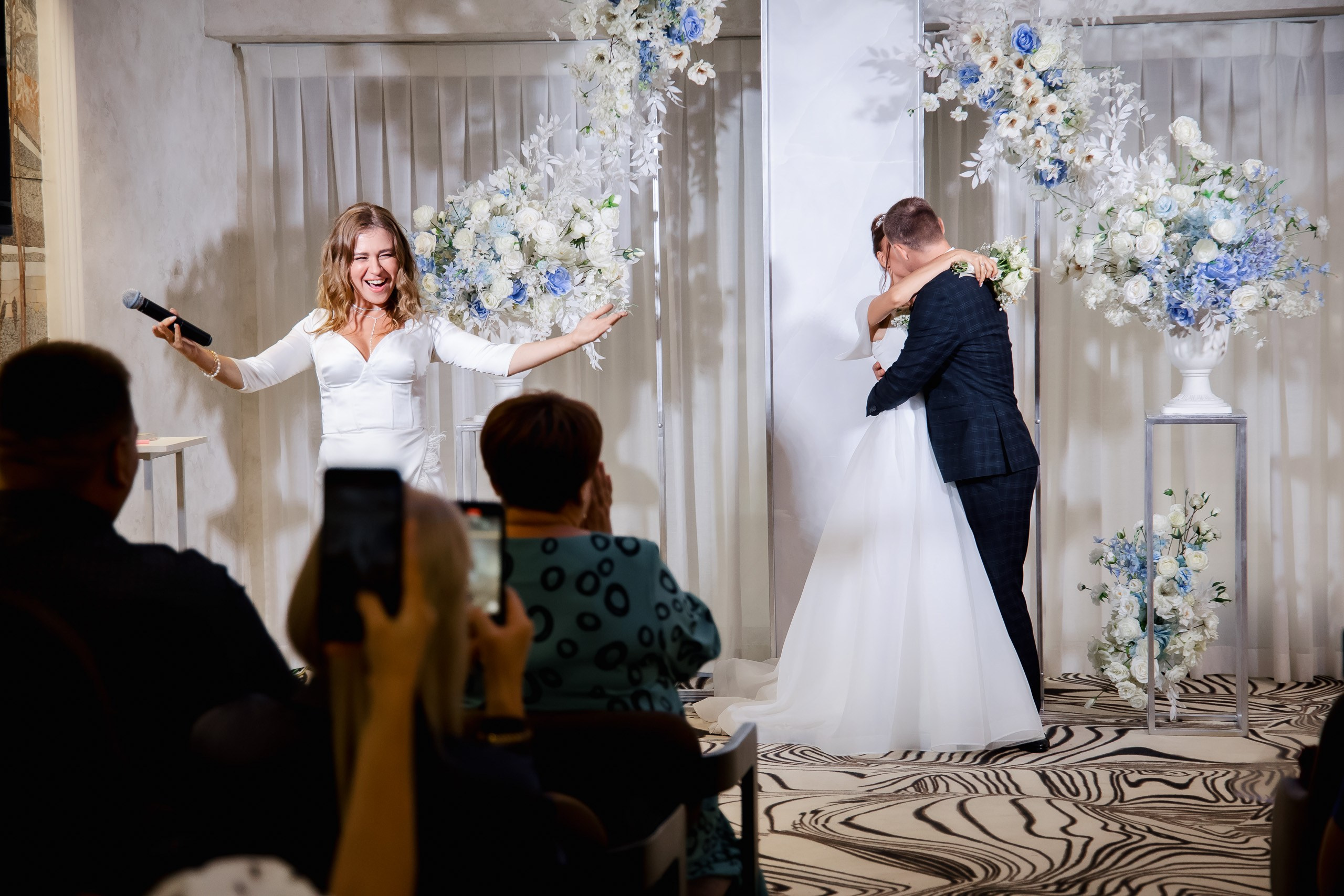 Евгений и Юлия. Совместные сборы. Интурист. Выездная. Фото с Китами. Свадебный фотограф в Хабаровске