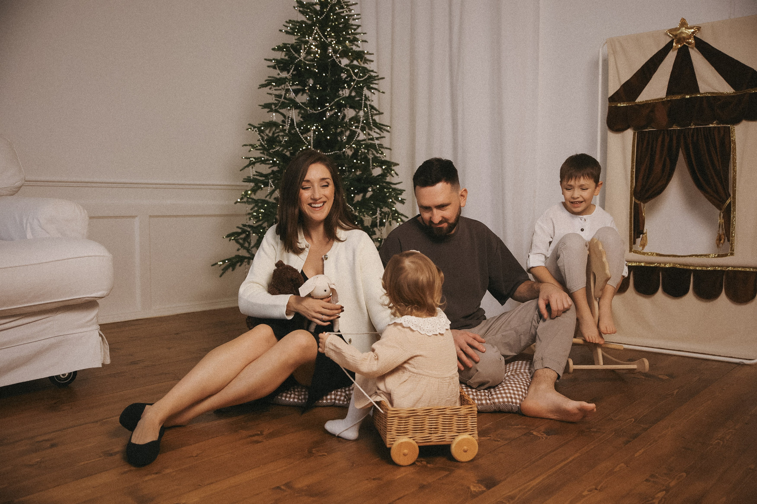 Новогодняя фотосессия во Владимире съемка на новый год фотосессия в студии. Фотограф Владимир Москва