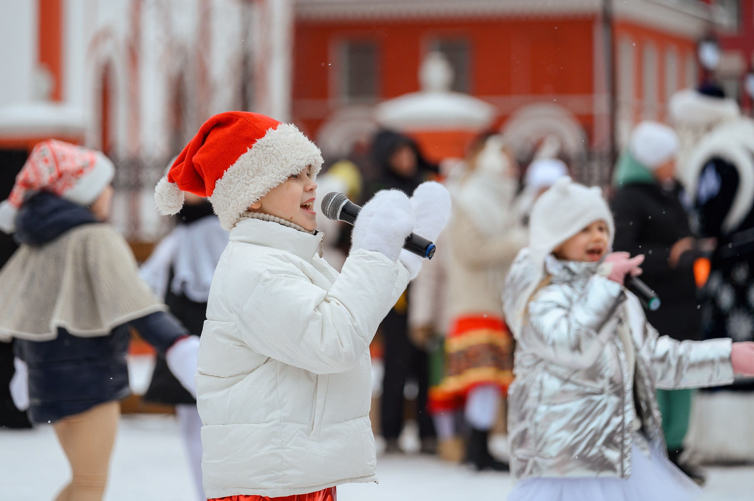 Новогодние волонтеры | Открытие Новогодней столицы Кирова 2025. Репортажный фотограф в Кирове Александр Лутошкин