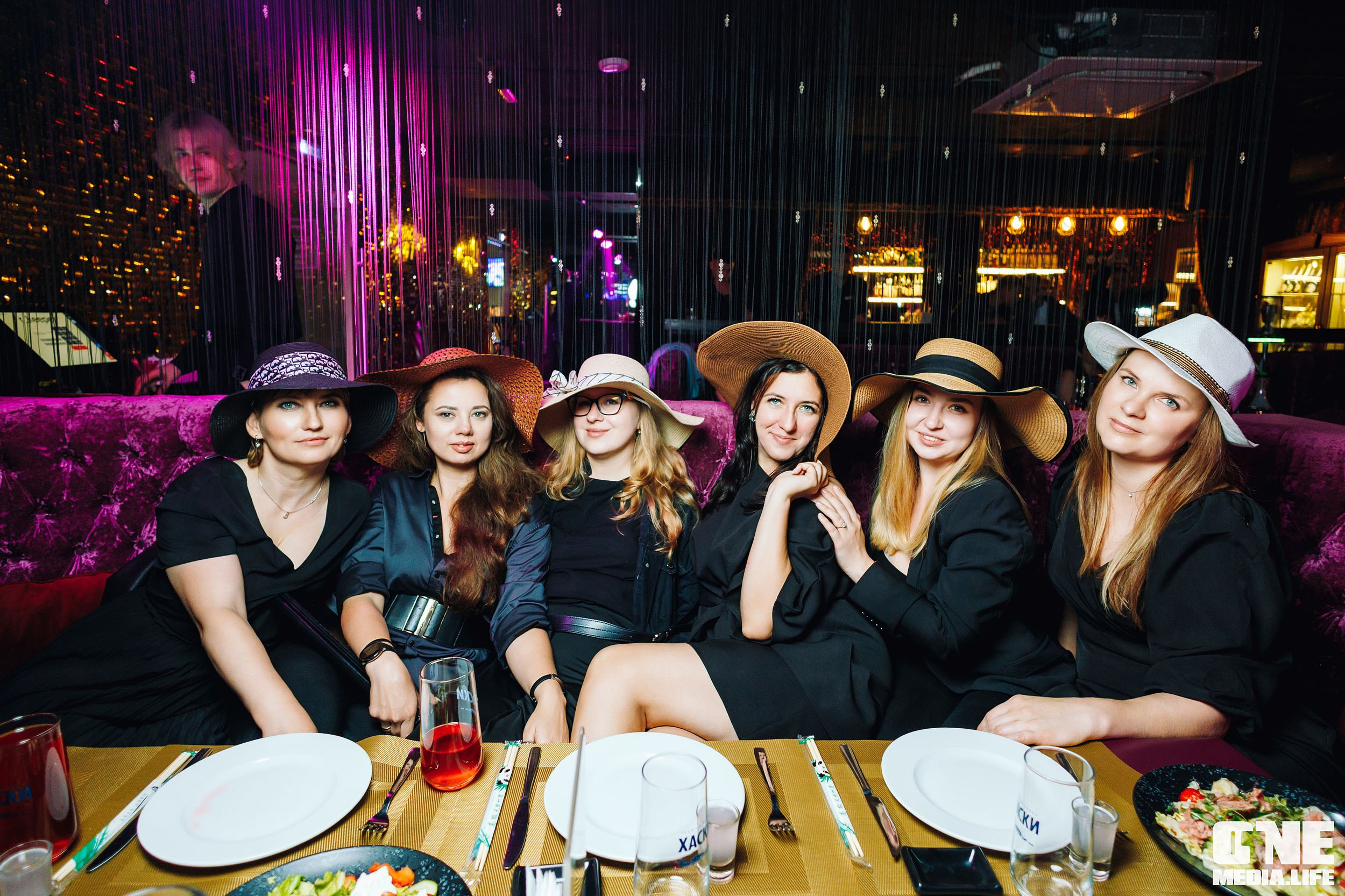 Фоторепортаж из караоке-клуба Эйфория. One Media Life: фоторепортажи, фотоотчеты с мероприятий и заведений