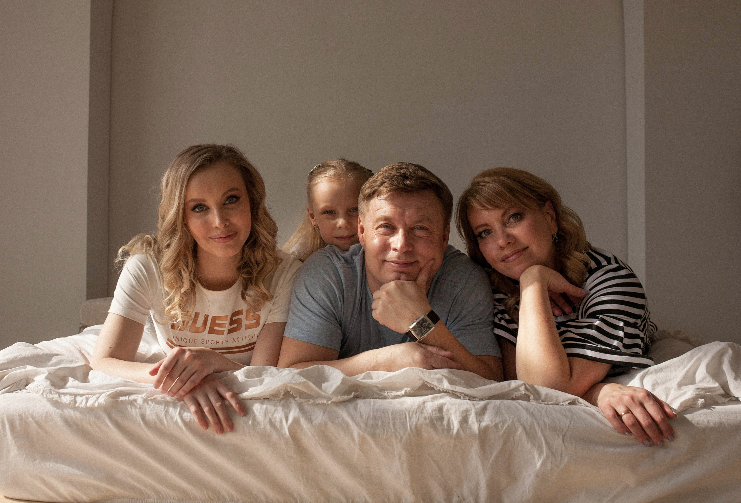 Семейная съемка в фотостудии Gallery. Фотограф Красноярск Базуев Марк