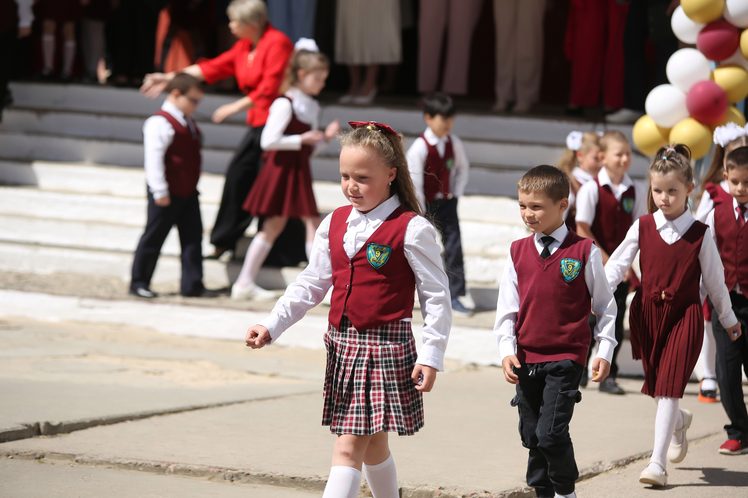 ЛИНЕЙКА «ПОСЛЕДНИЙ ЗВОНОК» 9 ШКОЛА 2024 г МЦЕНСК. ТВОЙ АЛЬБОМ / ТВОИ ПРАВИЛА
