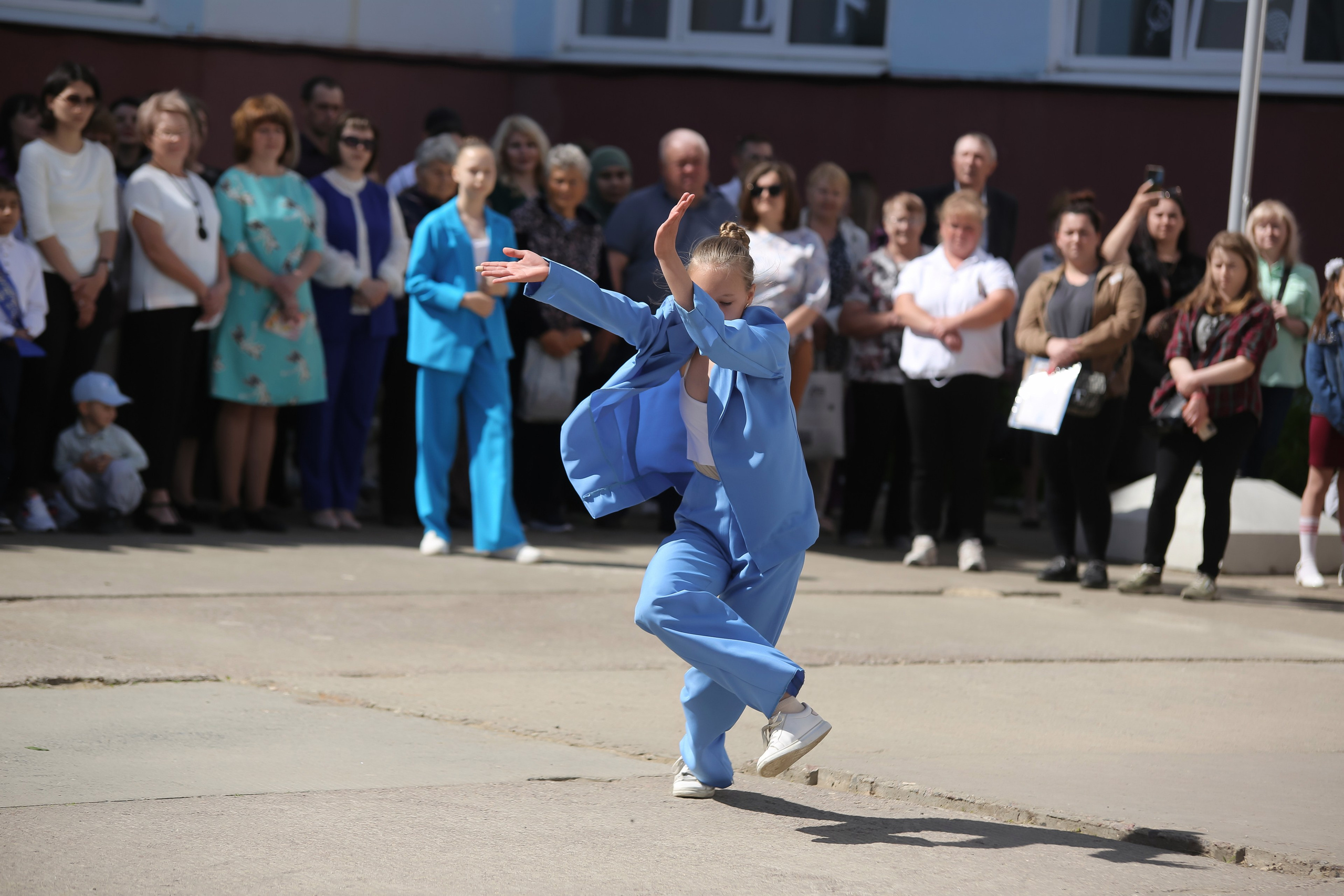 ЛИНЕЙКА «ПОСЛЕДНИЙ ЗВОНОК» 9 ШКОЛА 2024 г МЦЕНСК. ТВОЙ АЛЬБОМ / ТВОИ ПРАВИЛА
