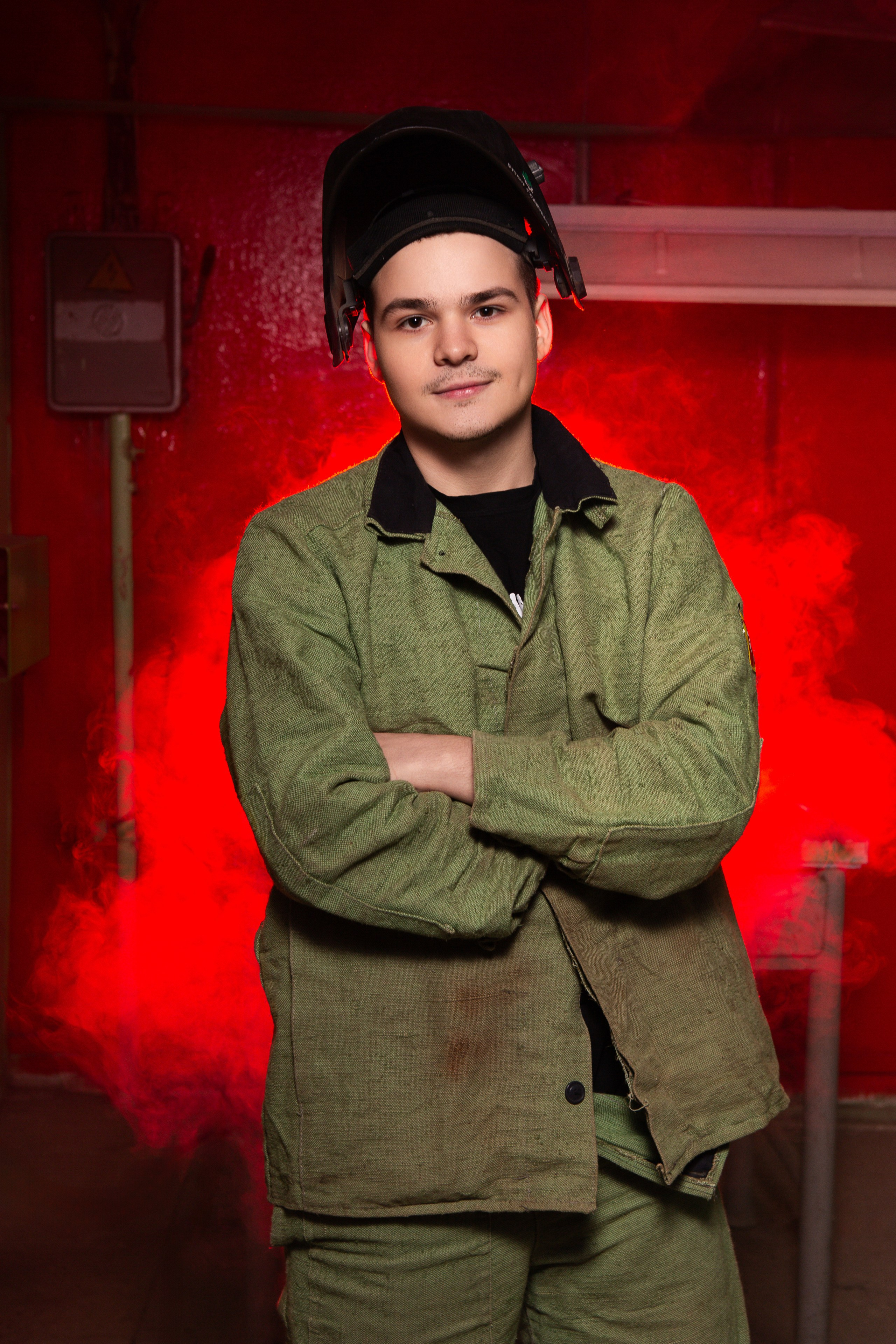 Портретная Фотосессия в Цеху для Выпускников Сварщиков | Твой Альбом Мценск. ТВОЙ АЛЬБОМ / ТВОИ ПРАВИЛА