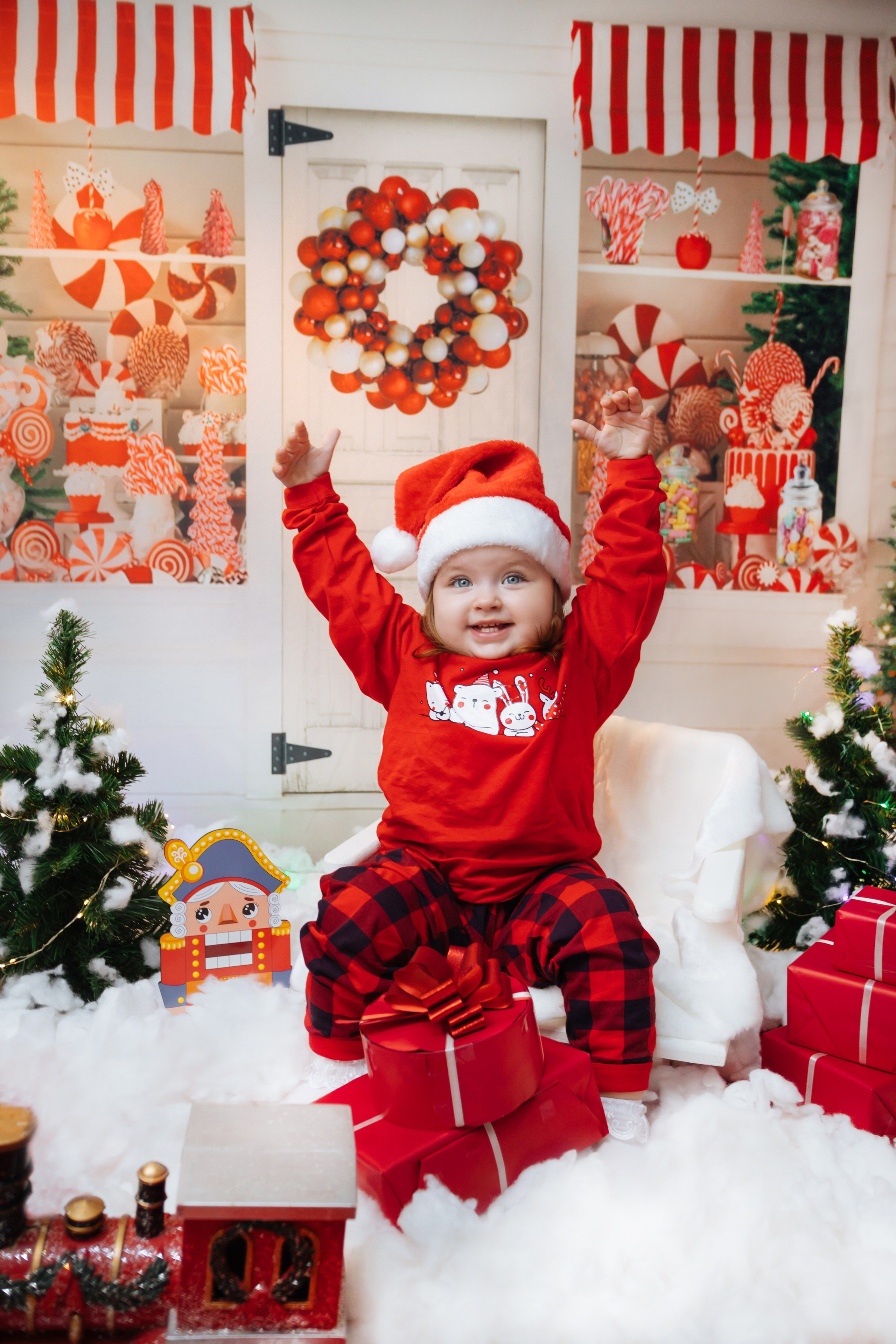 Новогодняя фотосессия — красная фотолокация. Фотограф новорожденных Химки, Красногорск, Мытищи и Москва Елена Третьяк