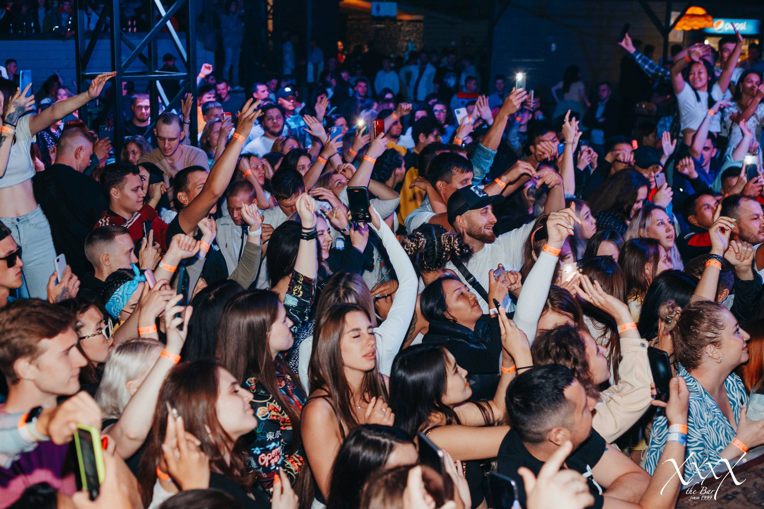 The bar XXXX. Репортажный (Event) фотограф в Барнауле | Даниил Маркин | Качество и вайб