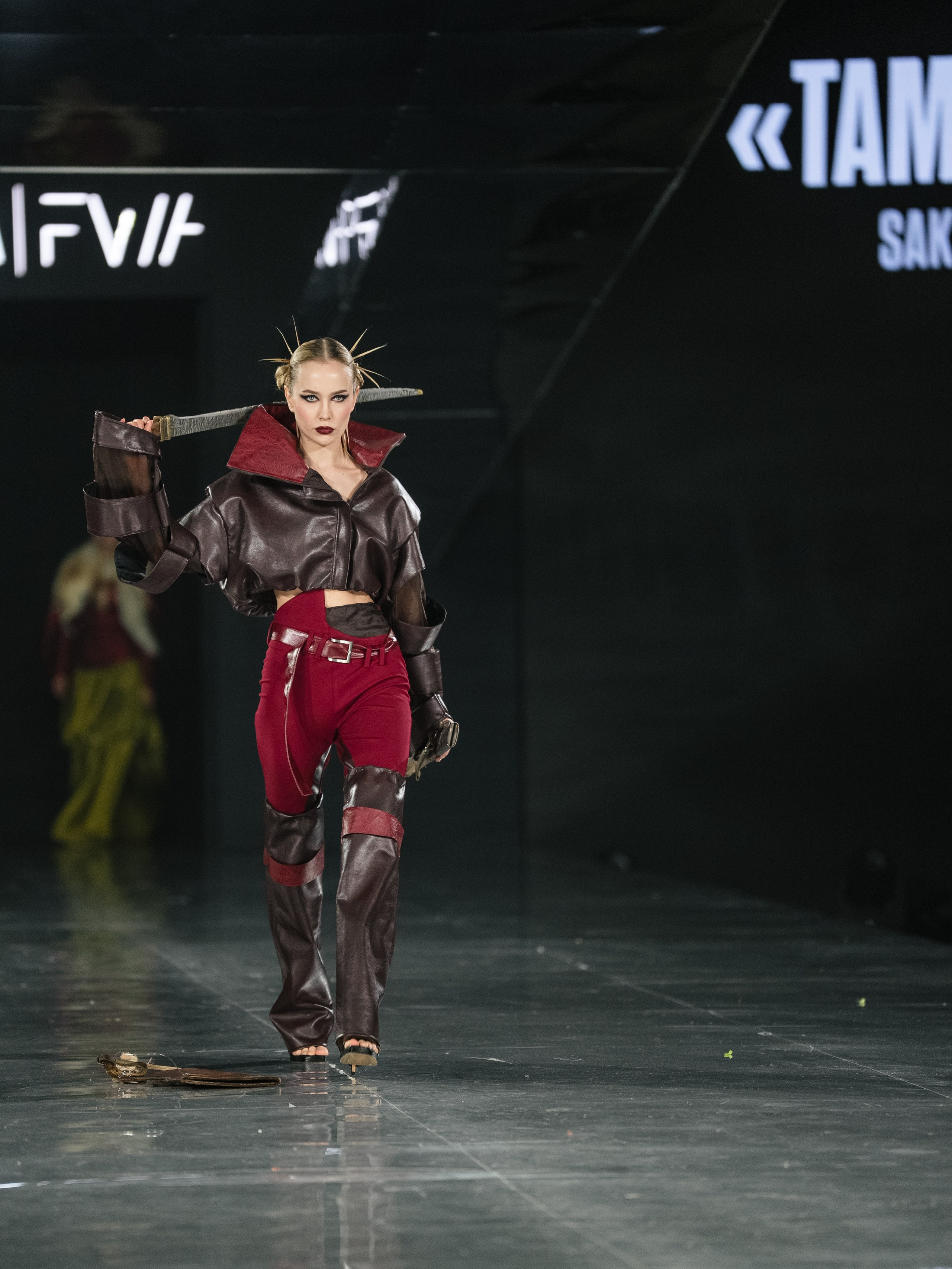Visa Fashion Week SAKH. Сайт Алматинского НЮ АРТ, будуар и фэшн фотографа Дениса Карпенко