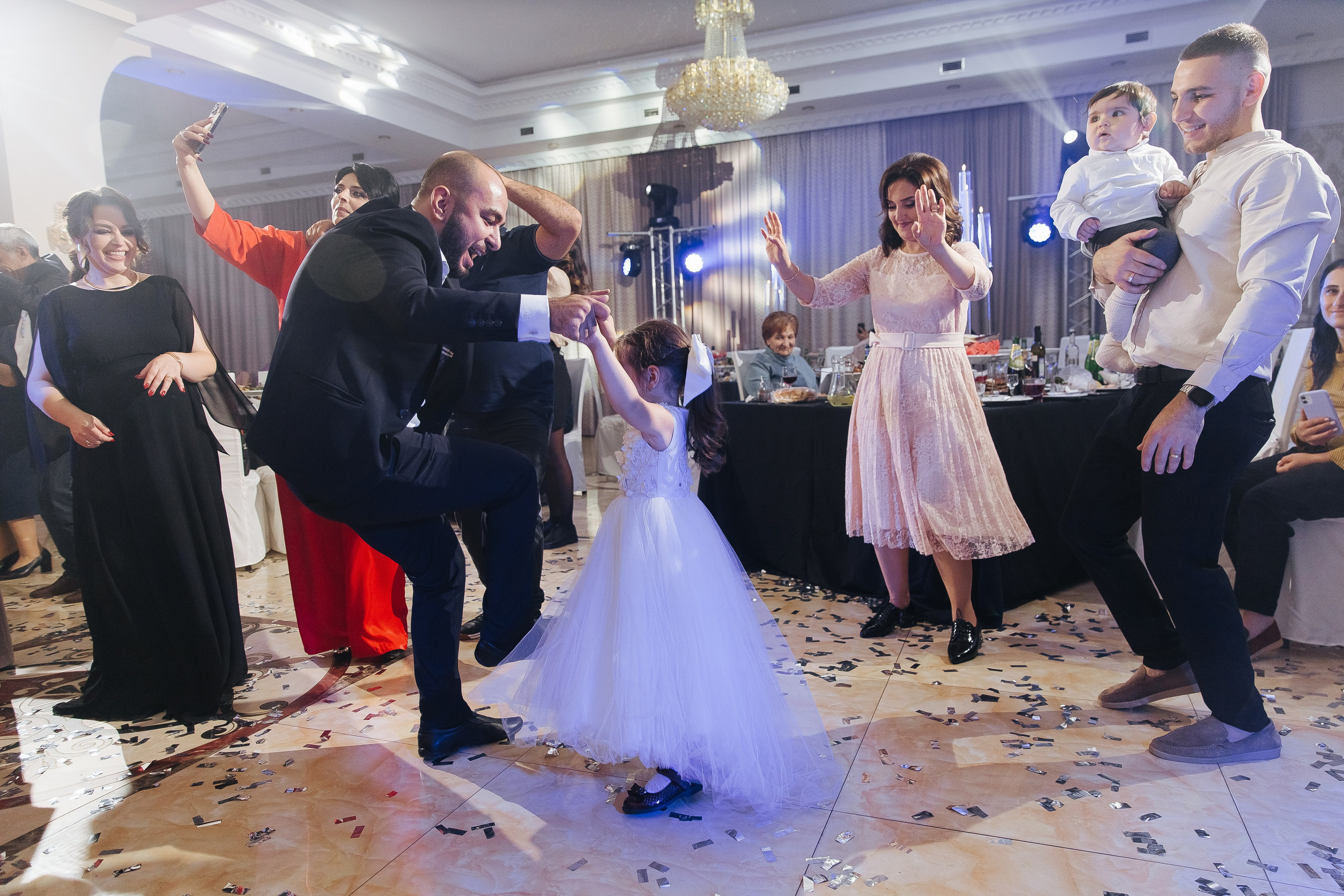 Ани и Назели. 35&5 День рождения, «Янтарь». Фотограф в Красноярске Надежда Воскресенская