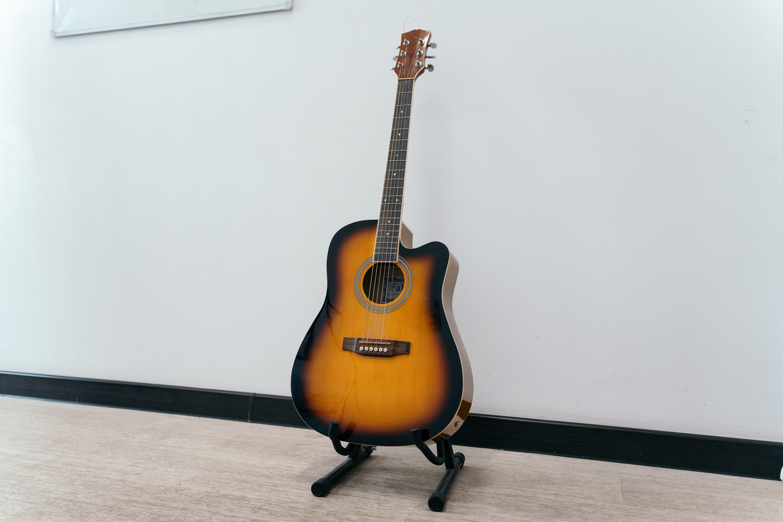 Hi Music. Я занимаюсь событийной, свадебной, товарной, студийной… фотографией