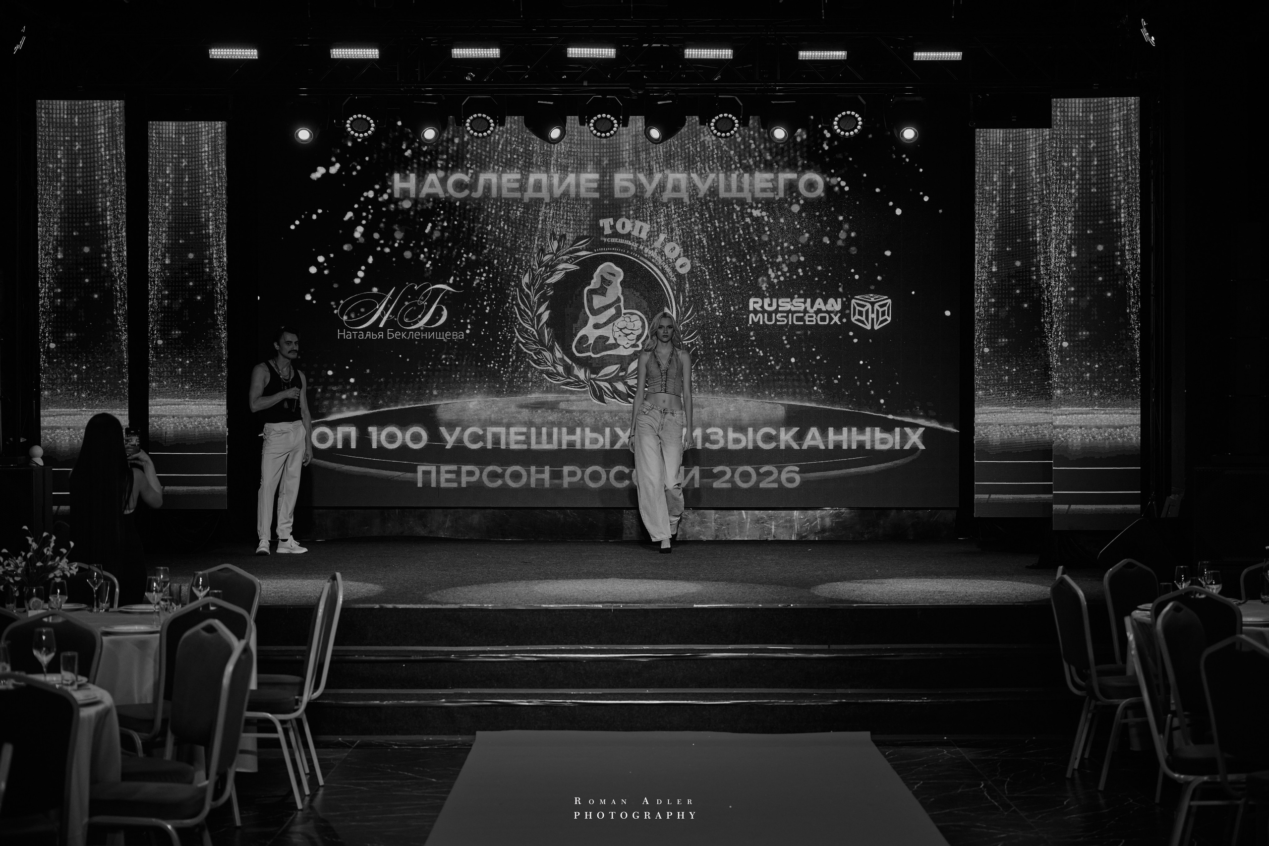 Бэкстейдж подготовки шоу Андрея Вишневского. Photographer Roman Adler