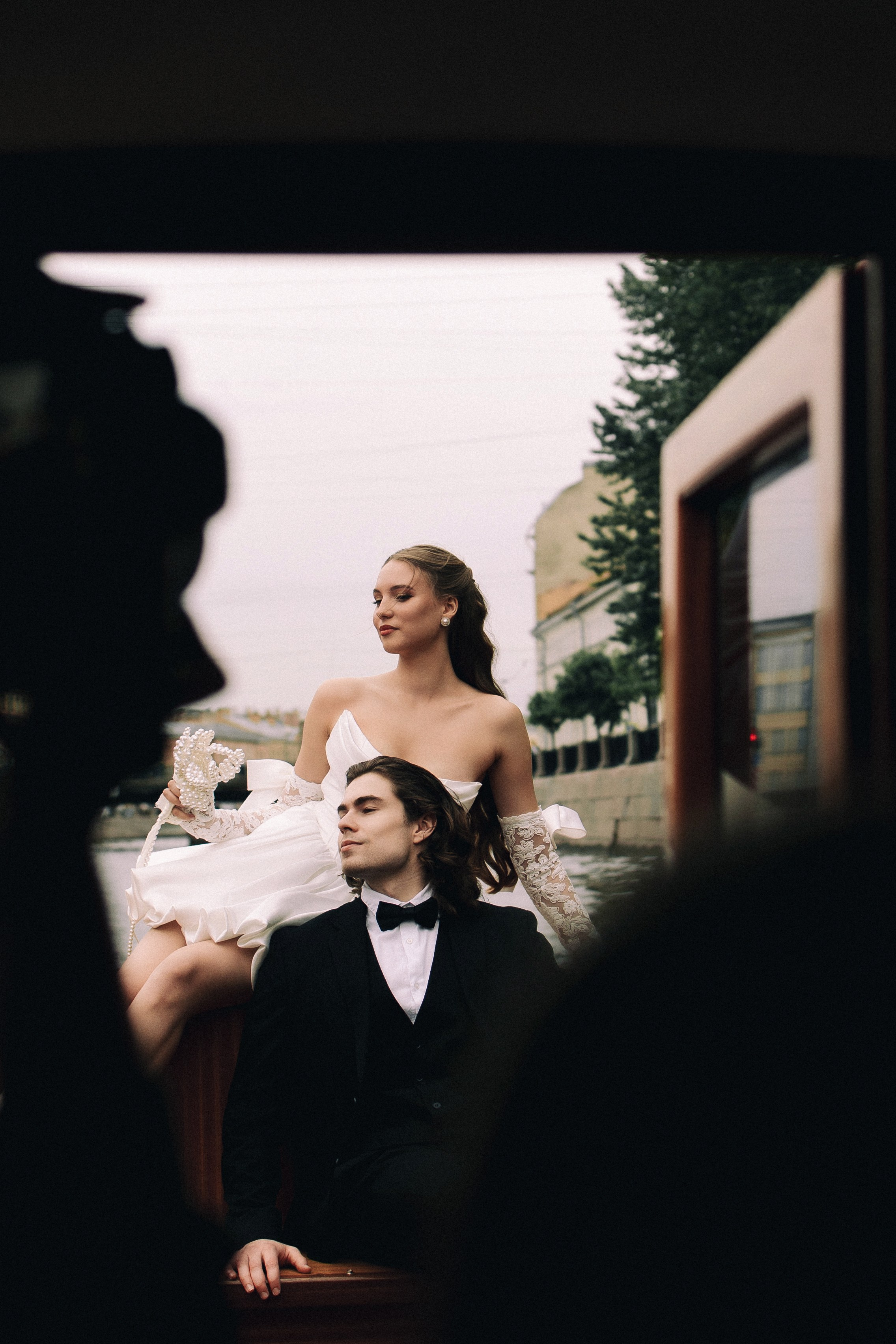 На катере. ФОТОГРАФ РОЗА ФИЛИНА СПб I МОСКВА