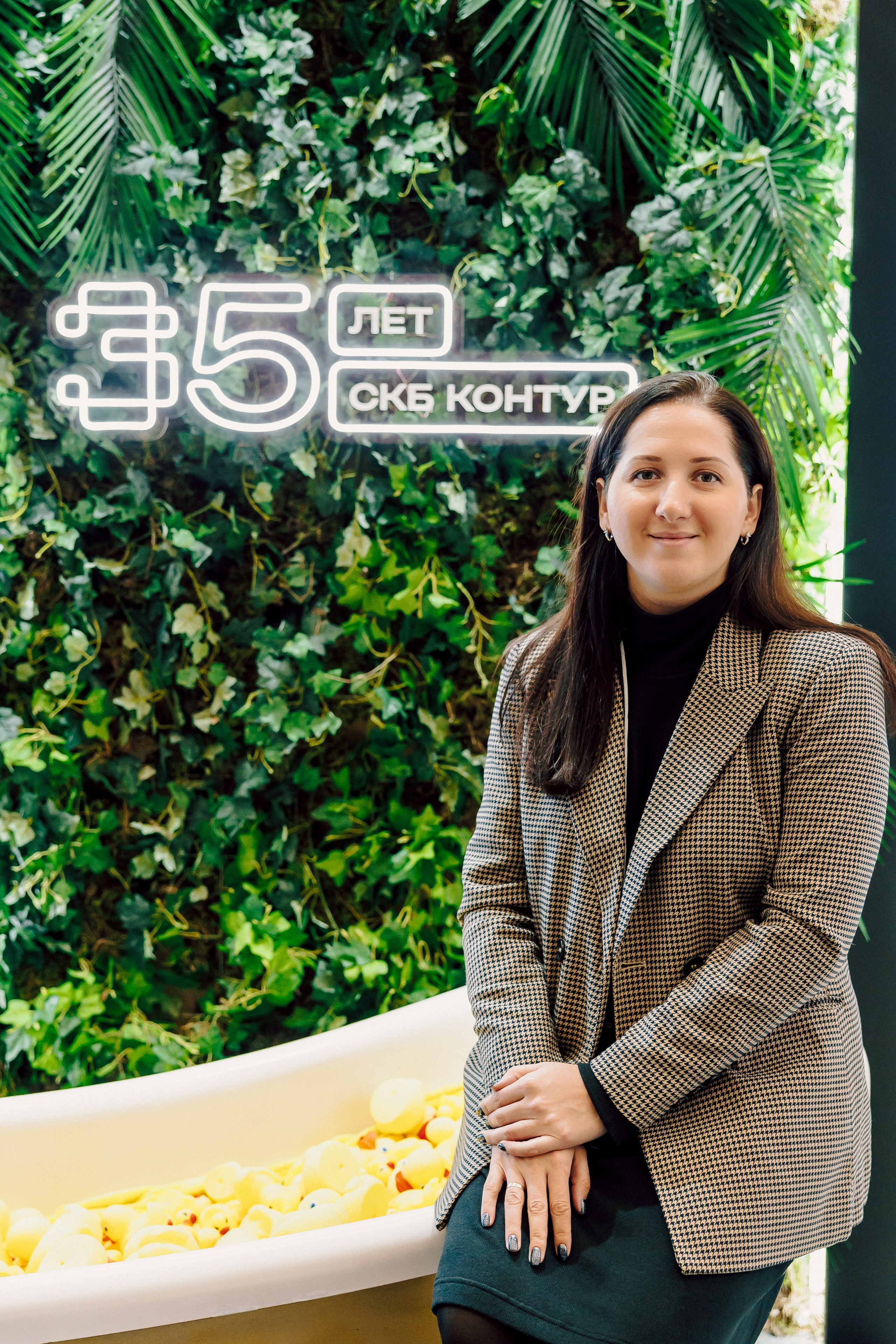 СКБ Контур — Форум будущего — Стенд. Лёшка Варзегов — фотограф