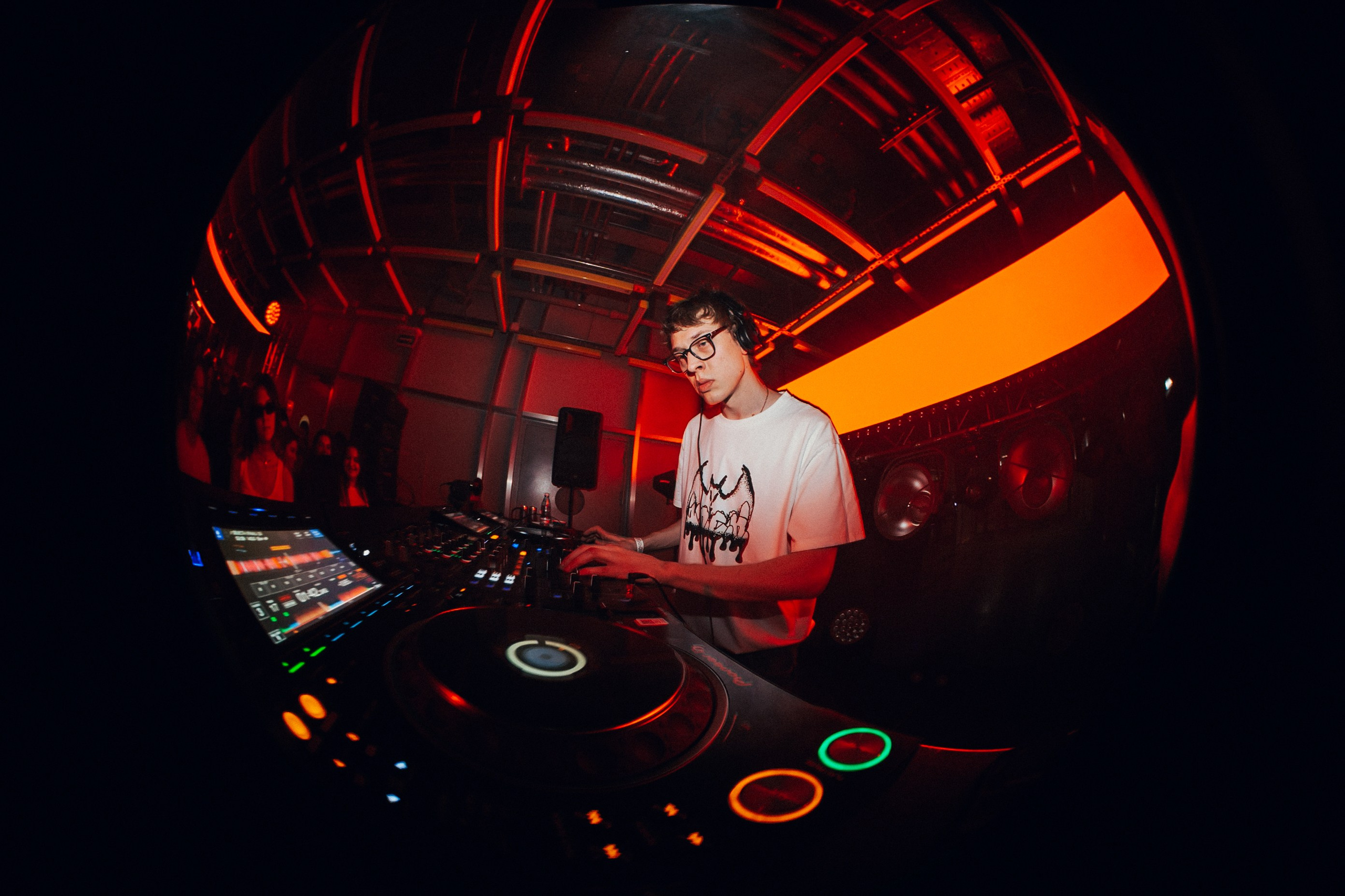 Ночная смена. Главная