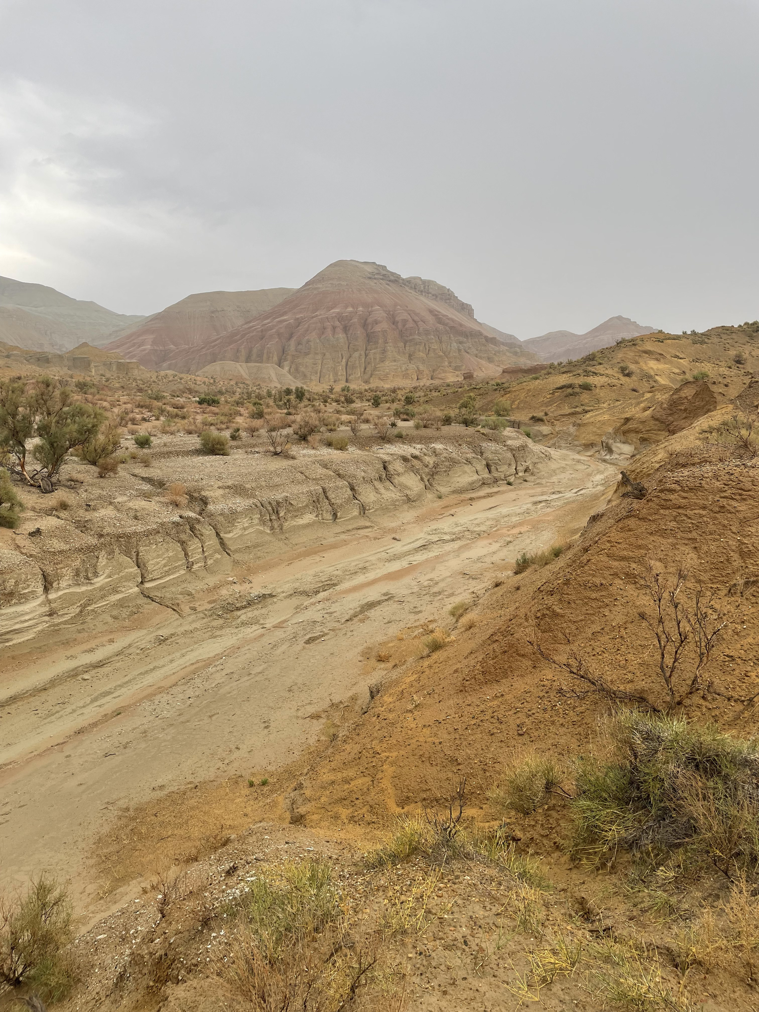 Алтын Эмель за 2 дня: Поющий Бархан, горы Актау и Катутау