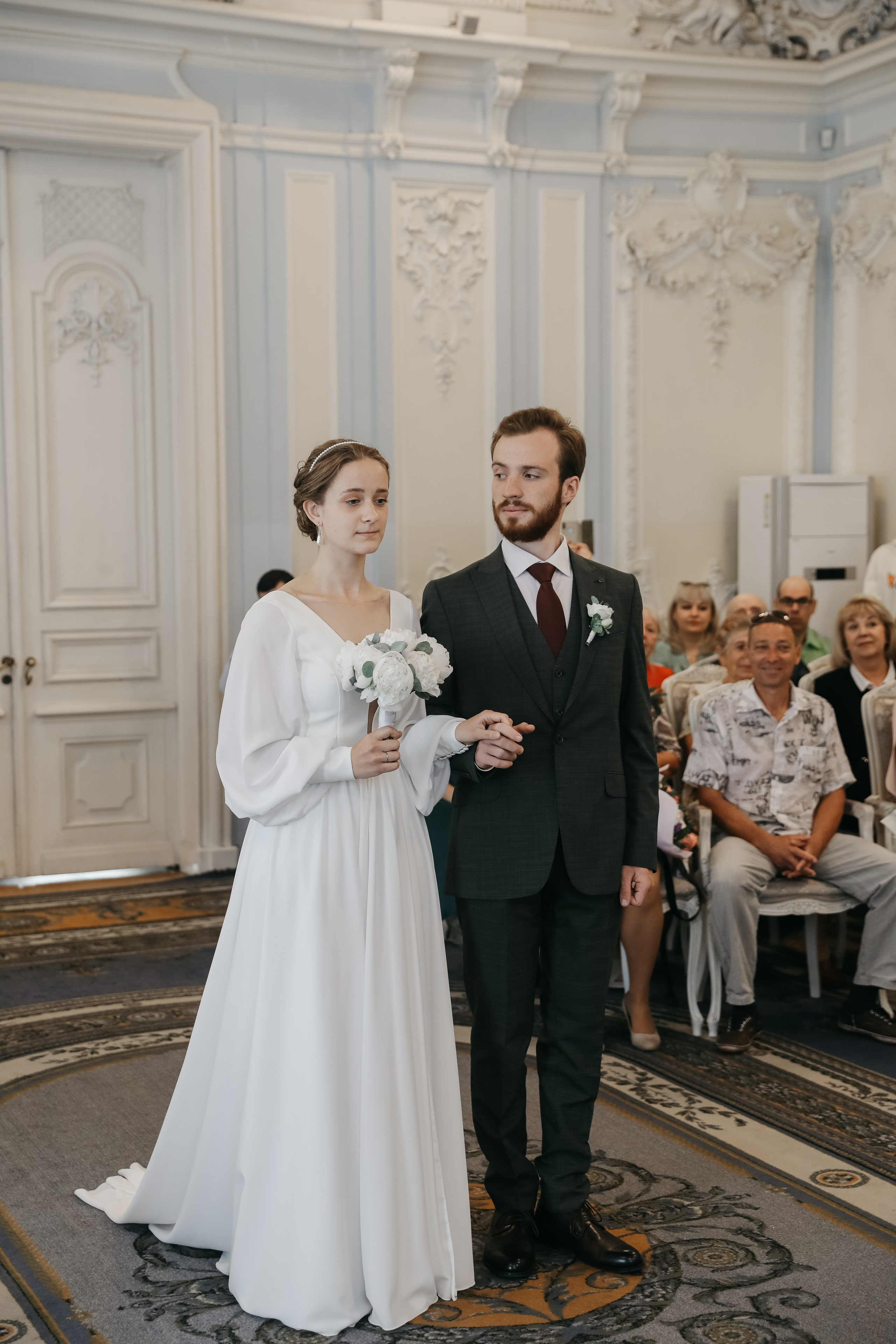 Любовь — противовес этому ужасу, любовь — акт единения и сохранения. Свадебный фотограф в Санкт-Петербурге