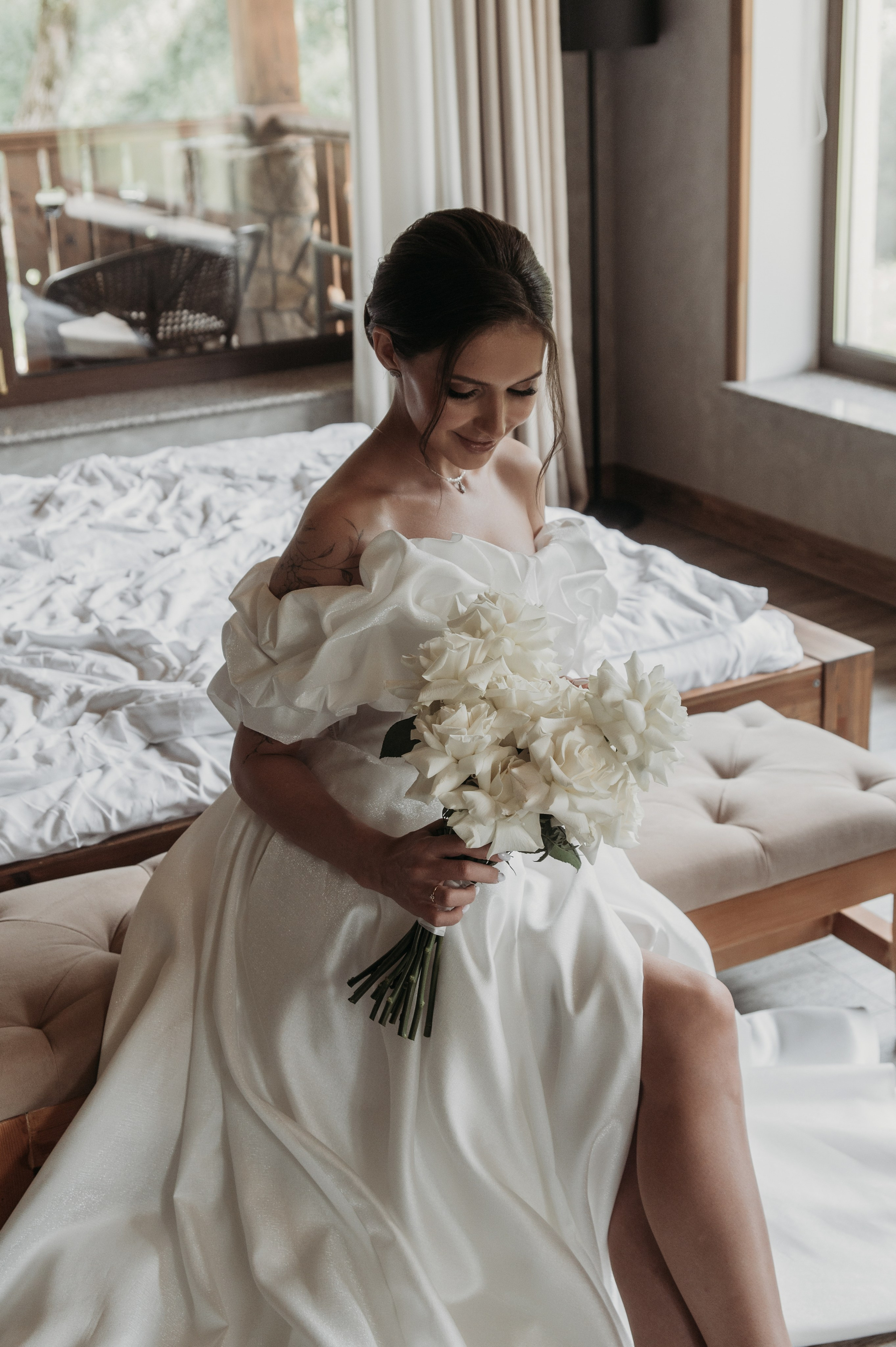 Свадебная фотосессия с утром невесты и красивым свадебным банкетом. Свадебный фотограф в Твери, Москве и Санкт-Петербурге Денисова Екатерина