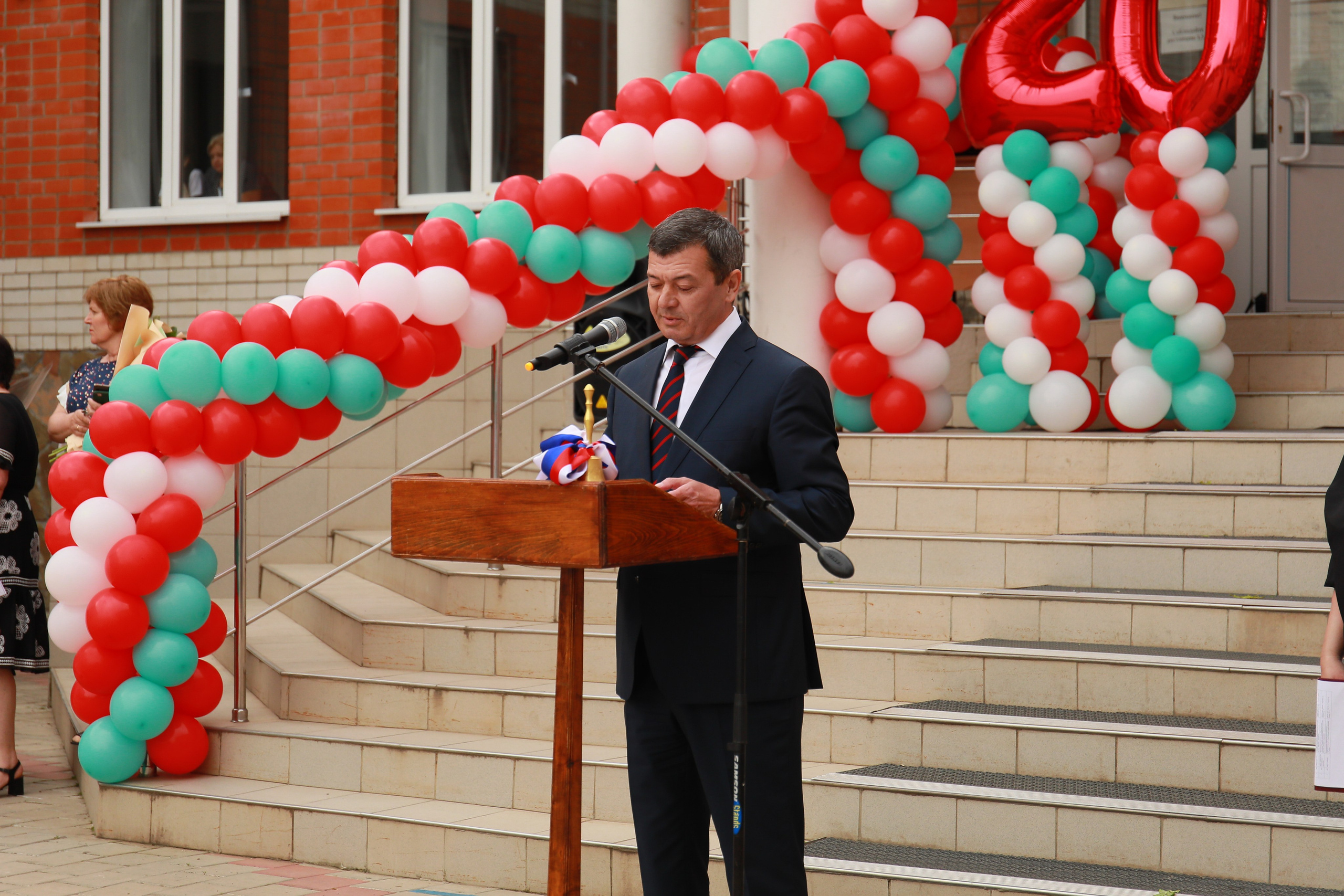 Последний звонок (Школа 2). Детский семейный фотограф Краснодар