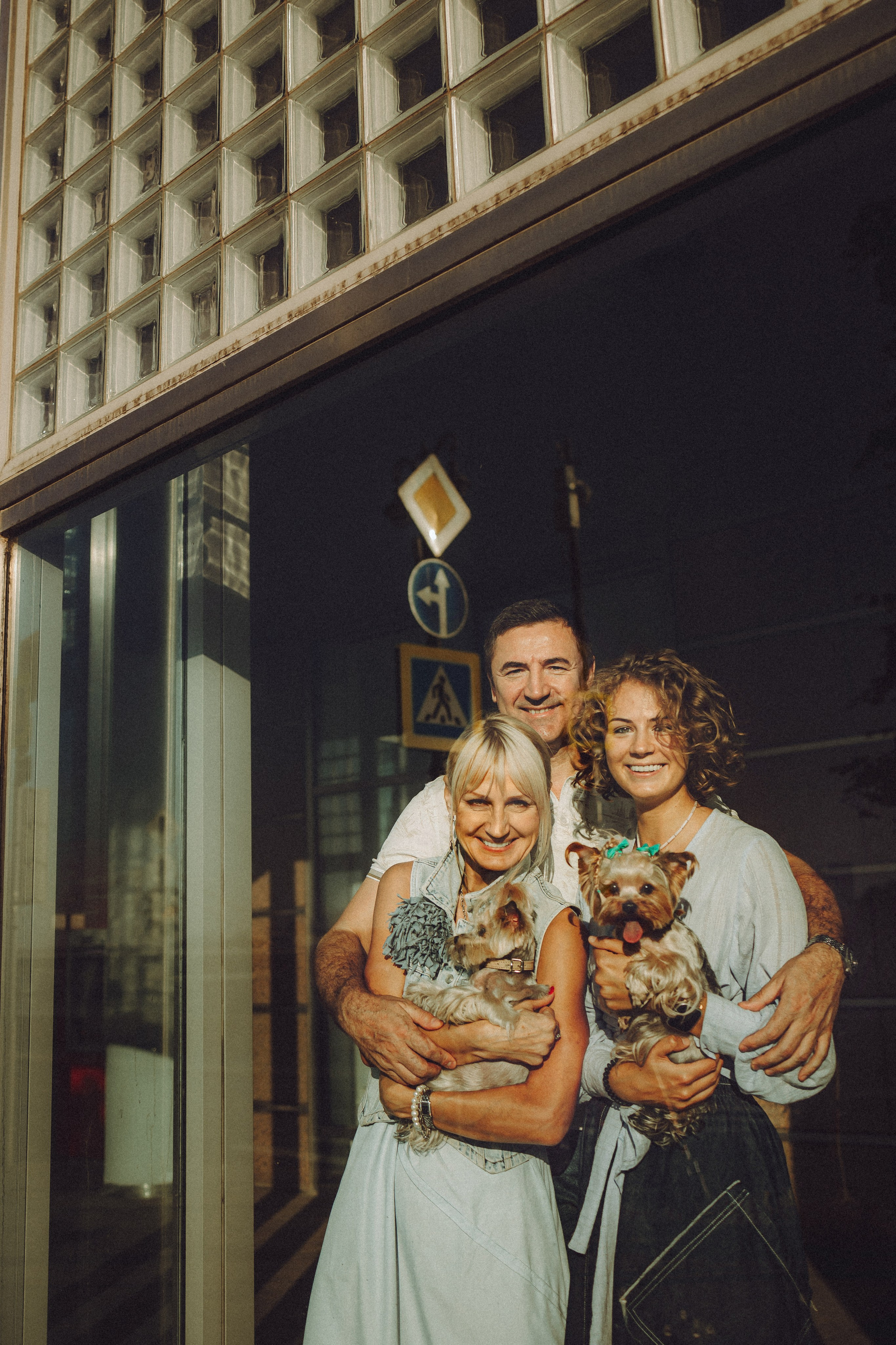 Дженни, Оливия и их семья